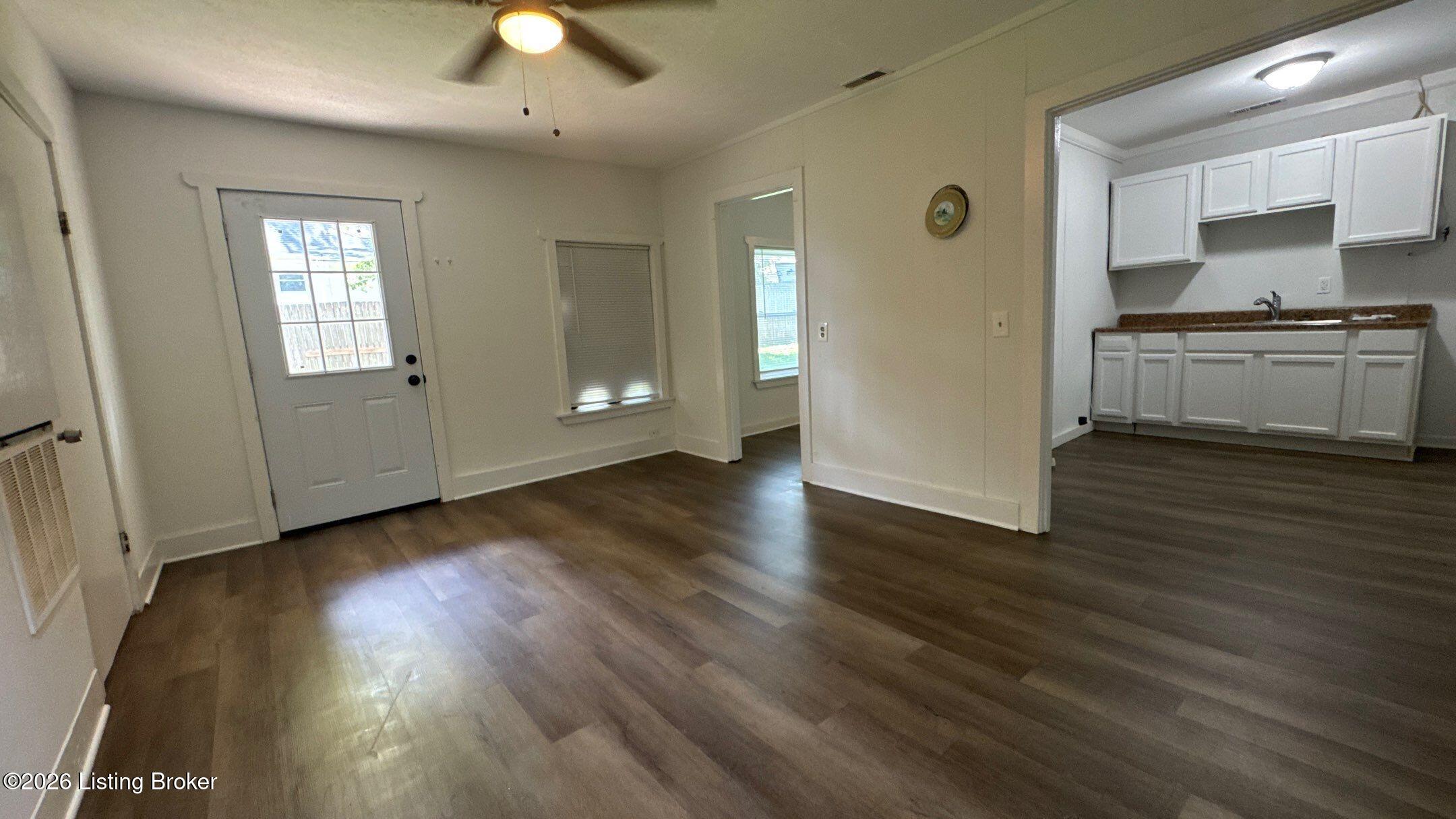 6901 Waller Ln Property Photo 47