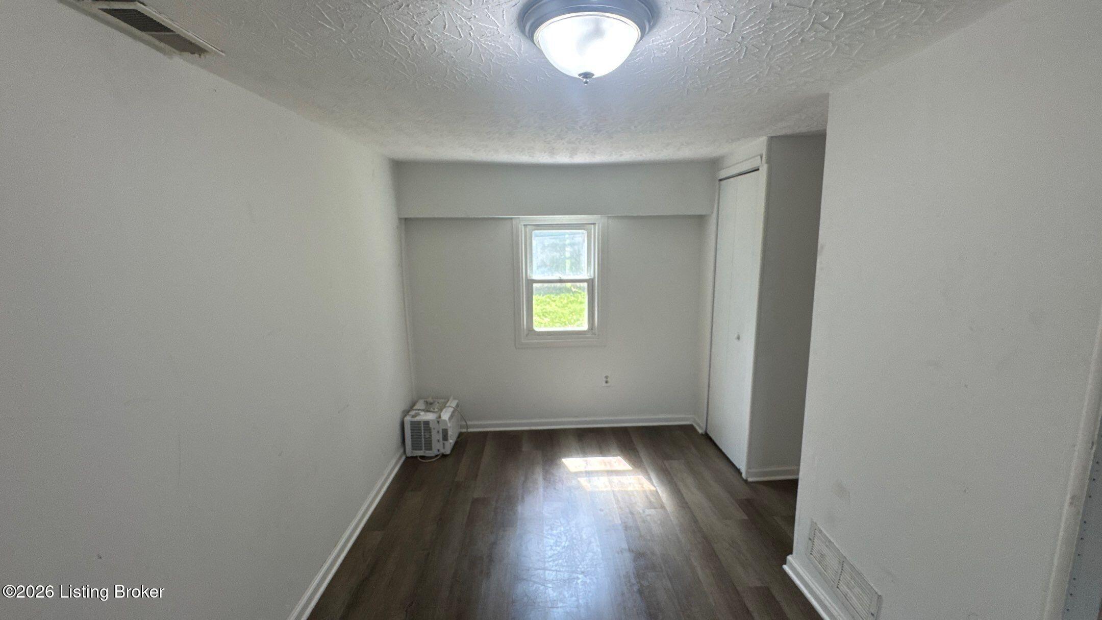 6901 Waller Ln Property Photo 58