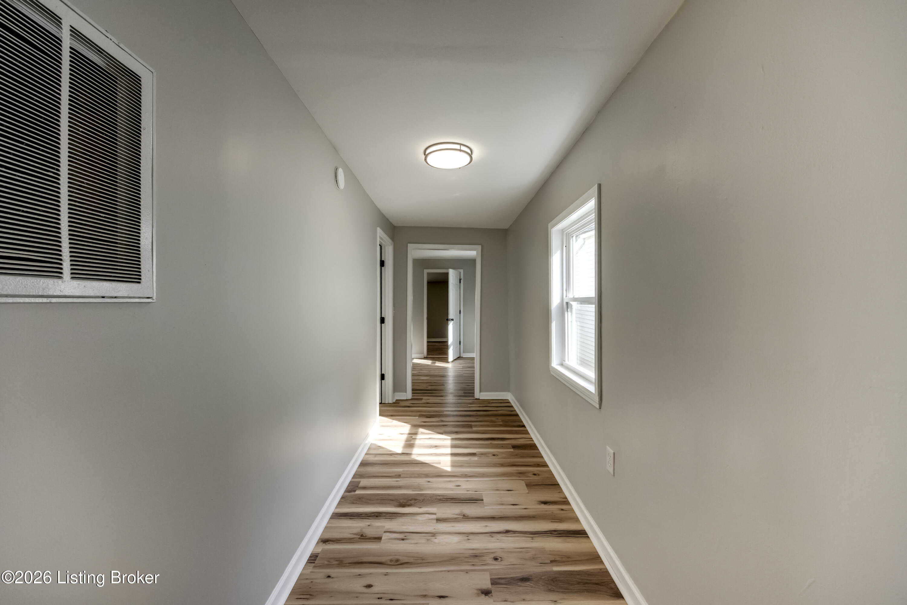 635 Lynn St Property Photo 13
