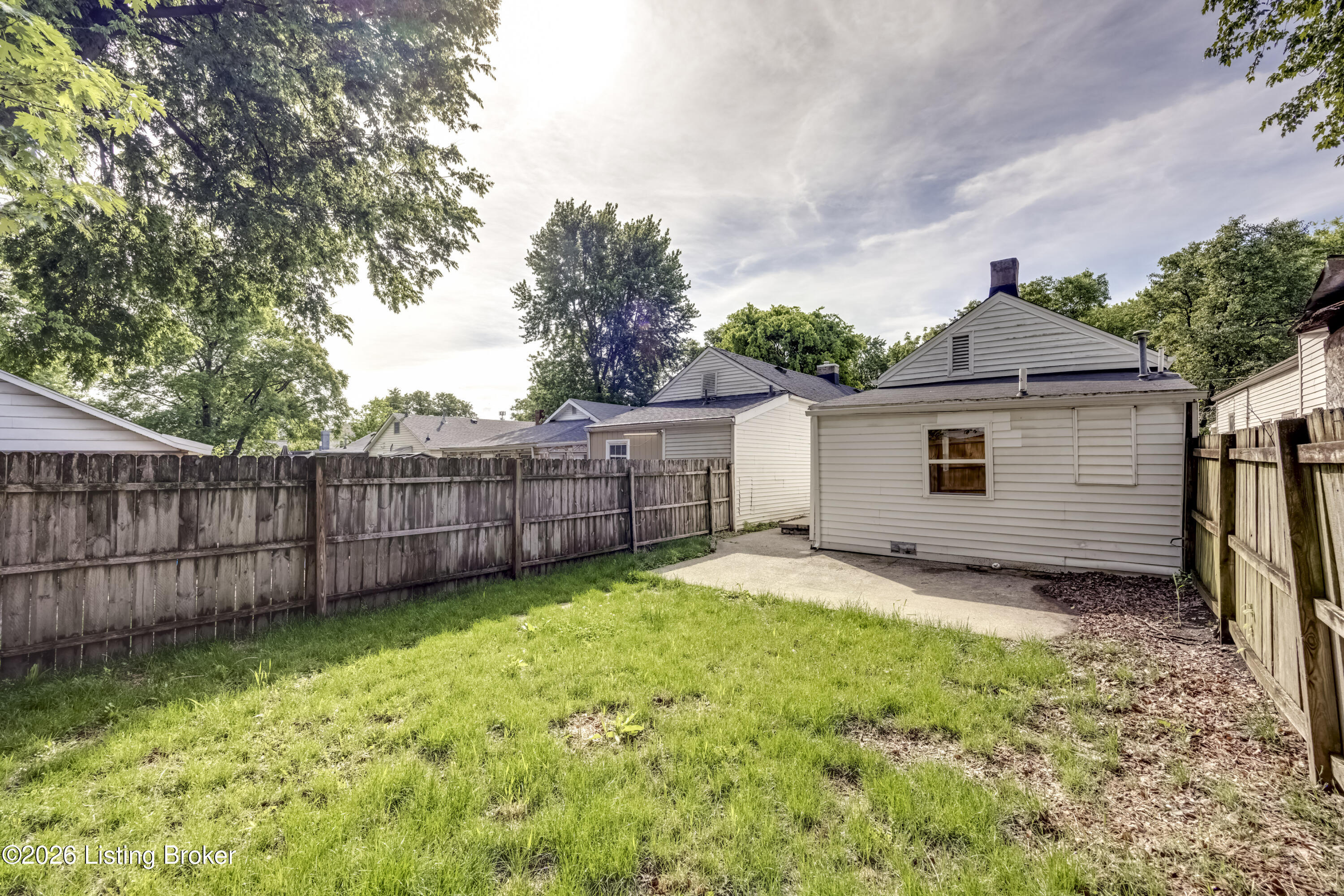 635 Lynn St Property Photo 36