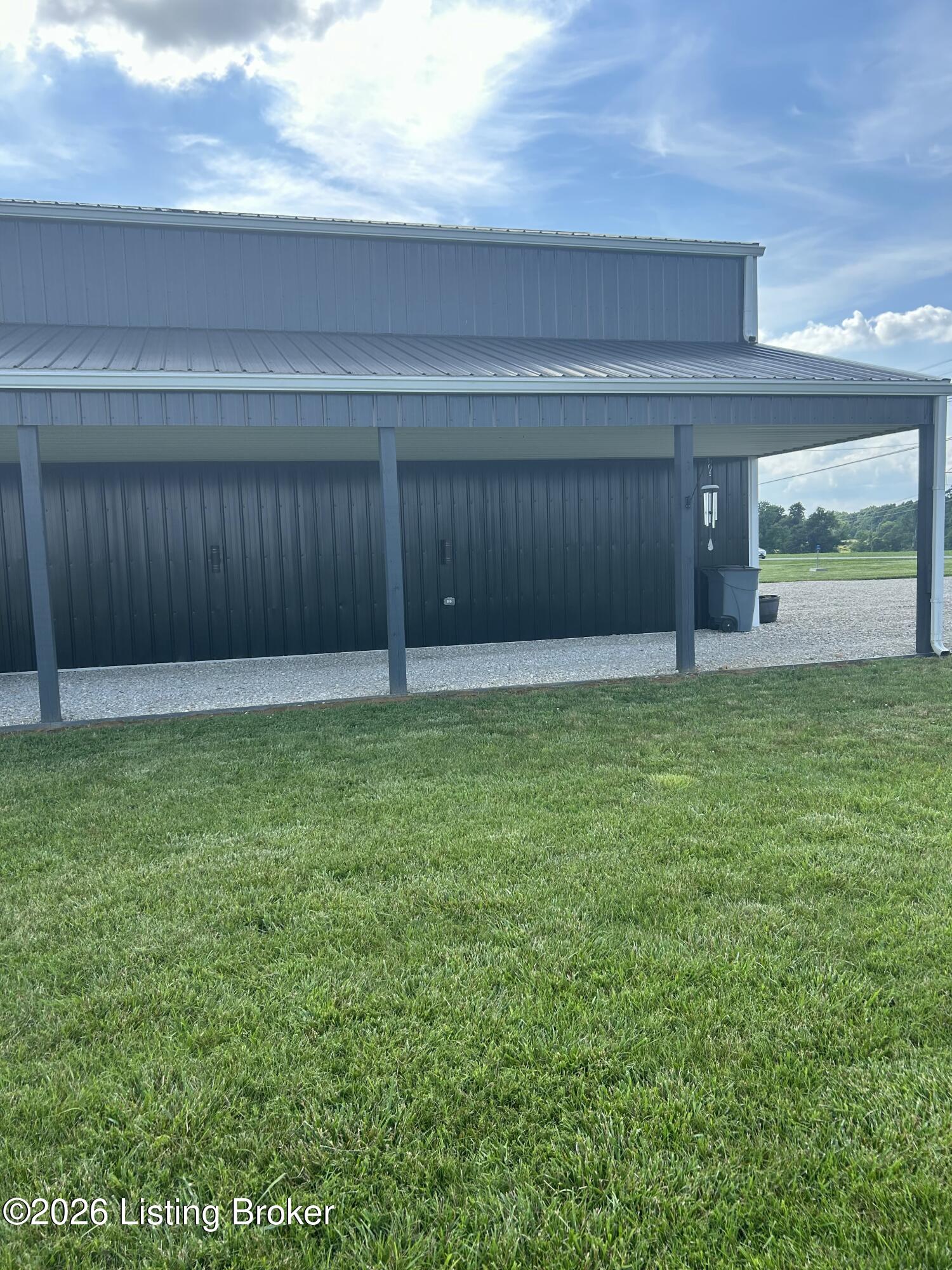 5243 S Highway 261 Property Photo 4