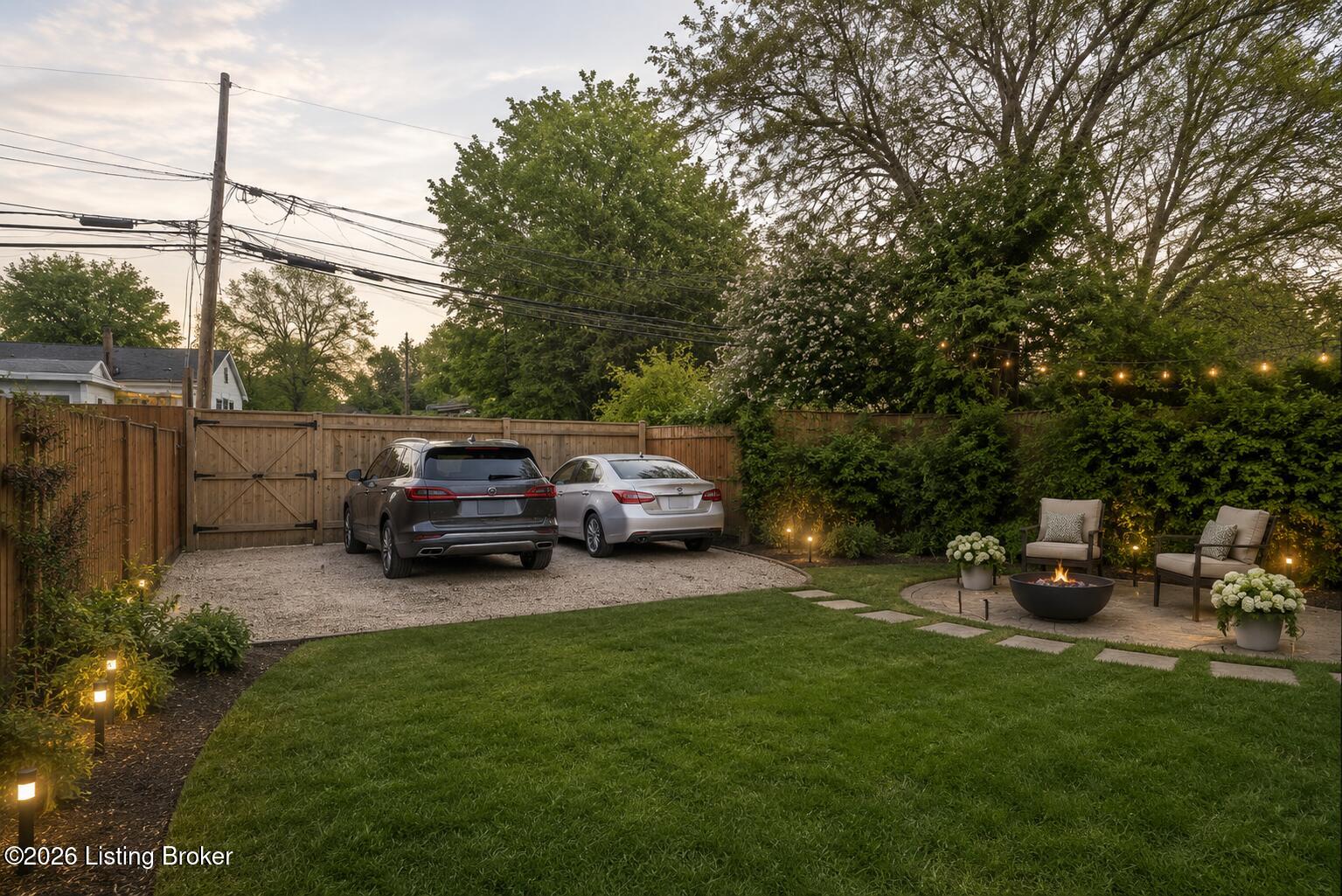 1735 W Ormsby Ave Property Photo 27