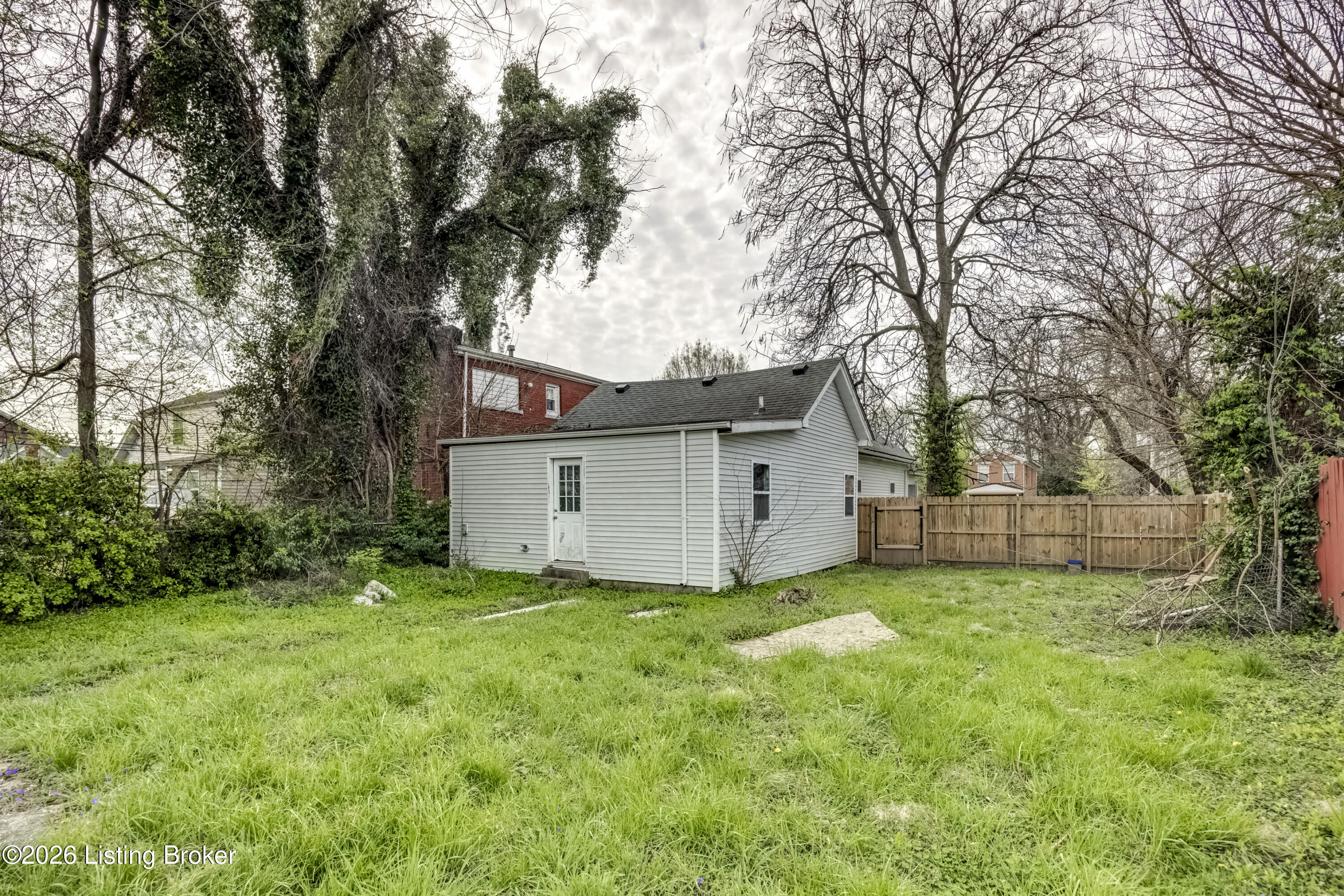 1735 W Ormsby Ave Property Photo 30
