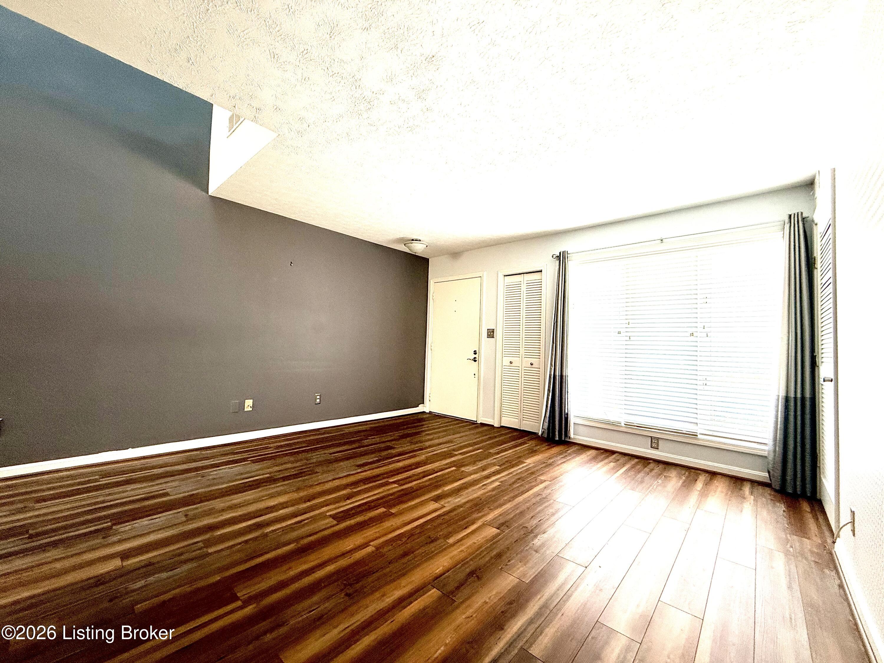 404 Ledgeview Park Dr Property Photo 5