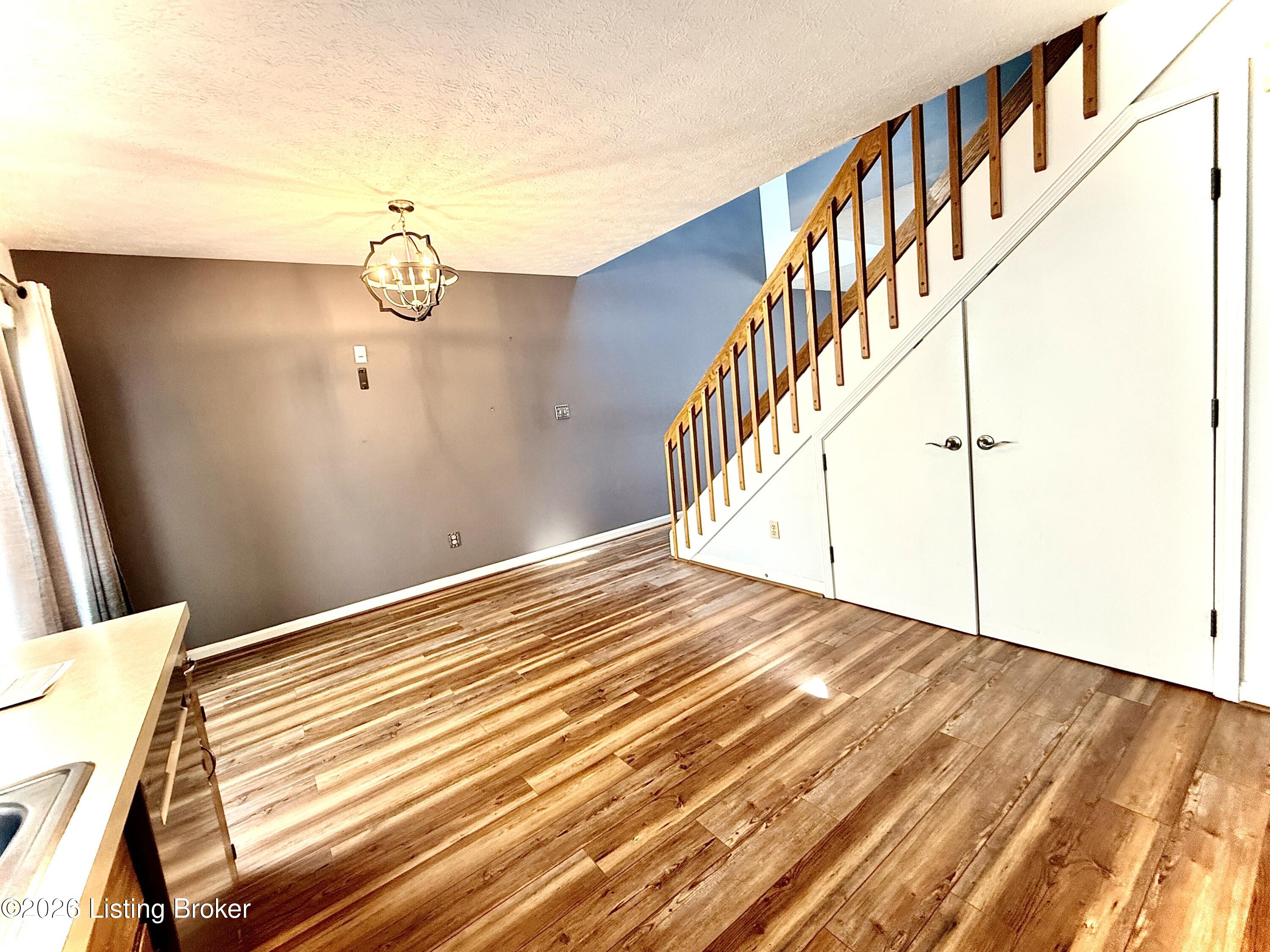 404 Ledgeview Park Dr Property Photo 9
