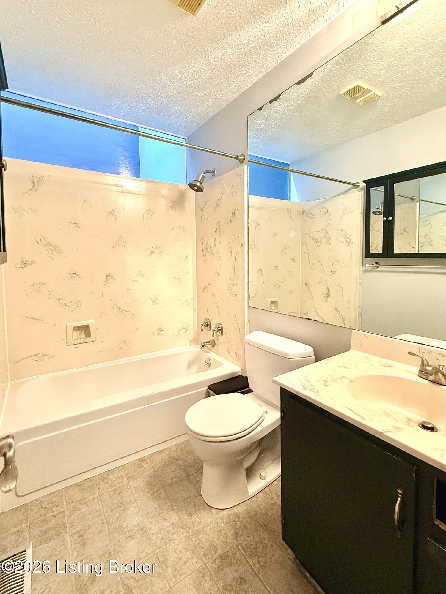 404 Ledgeview Park Dr Property Photo 13