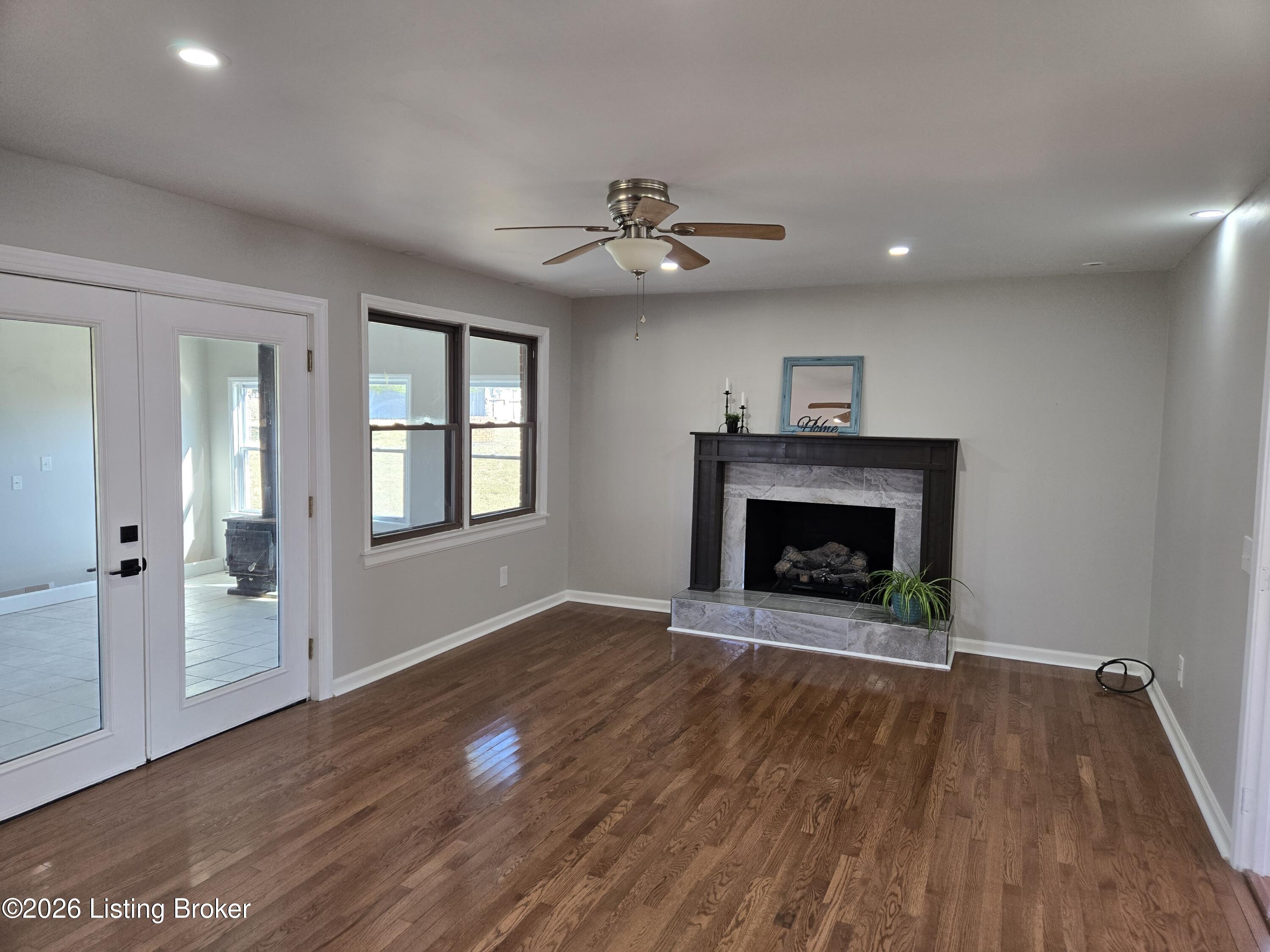 225 Donna Ave Property Photo 10