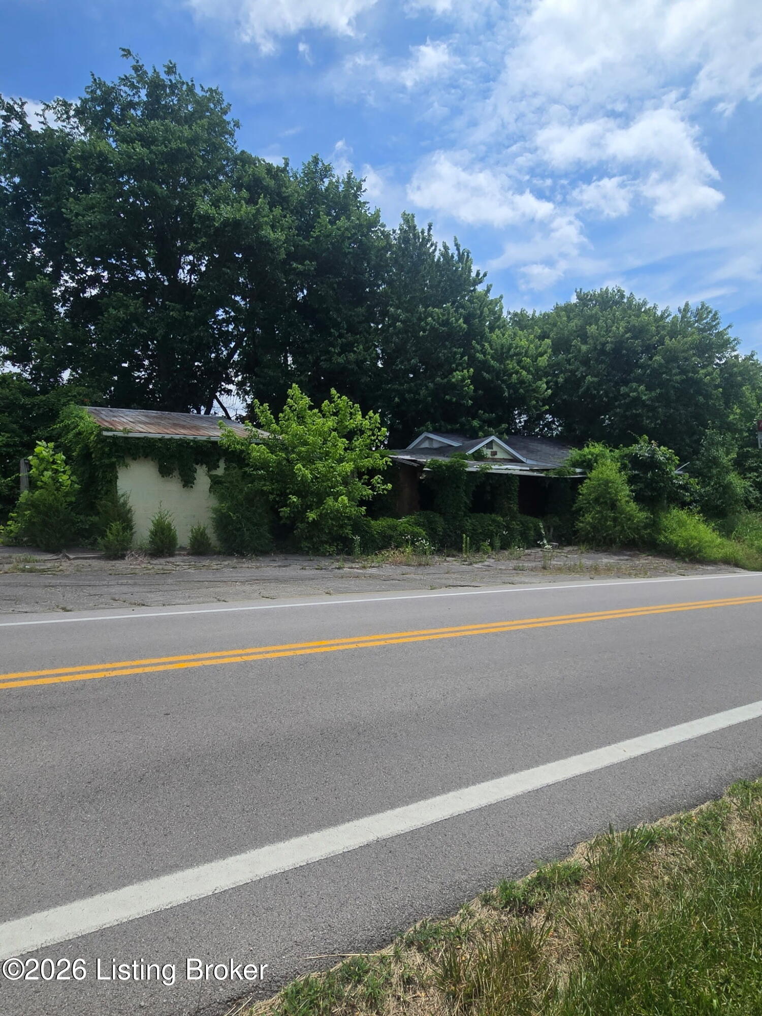 220 Rhodelia Rd Property Photo 1