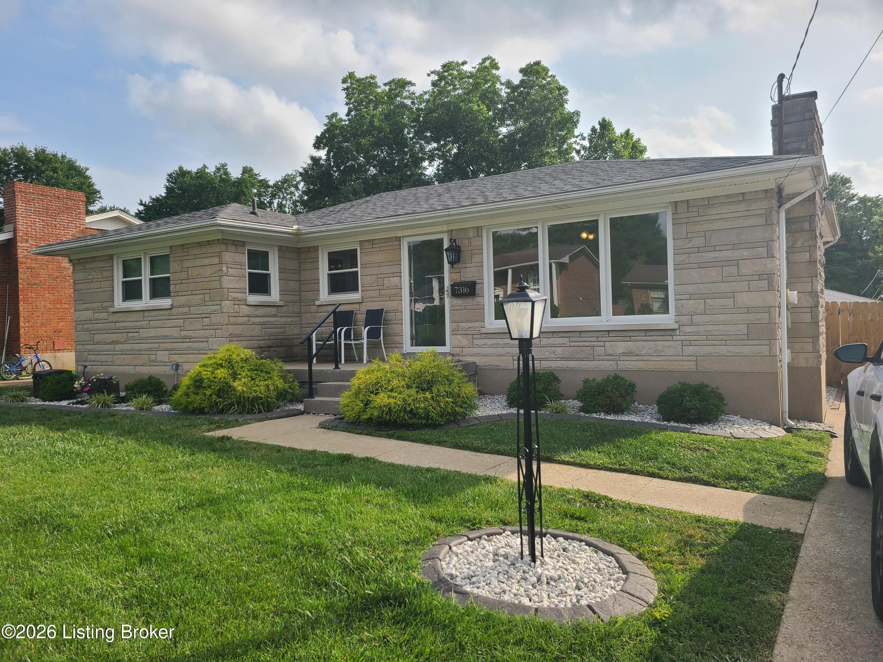 7316 Windemere Dr Property Photo 2