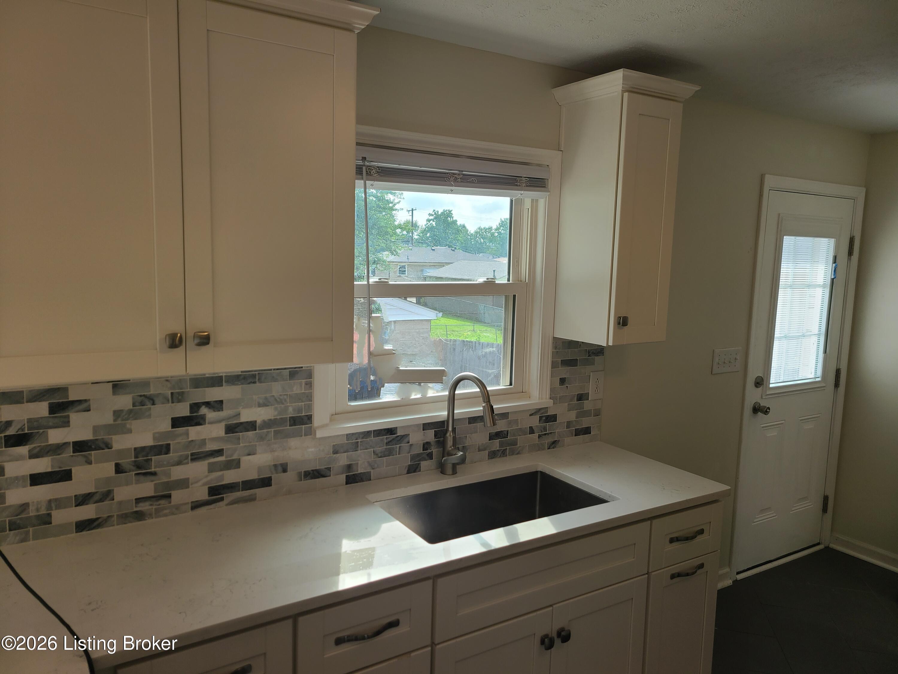 7316 Windemere Dr Property Photo 6