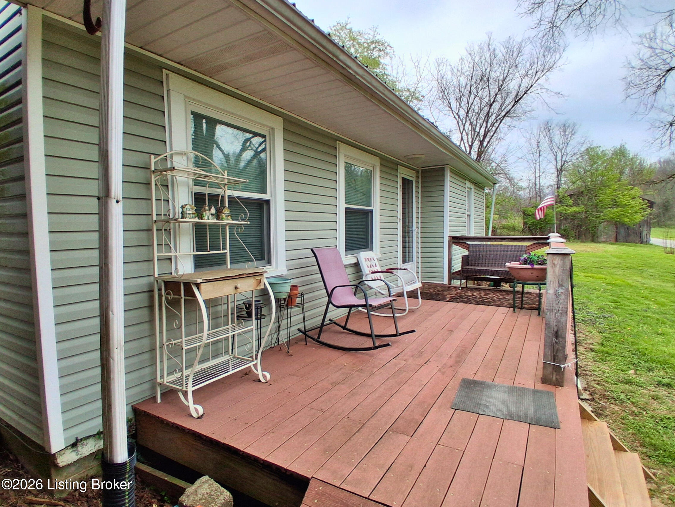 300 Dutchmans Creek Rd Property Photo 1