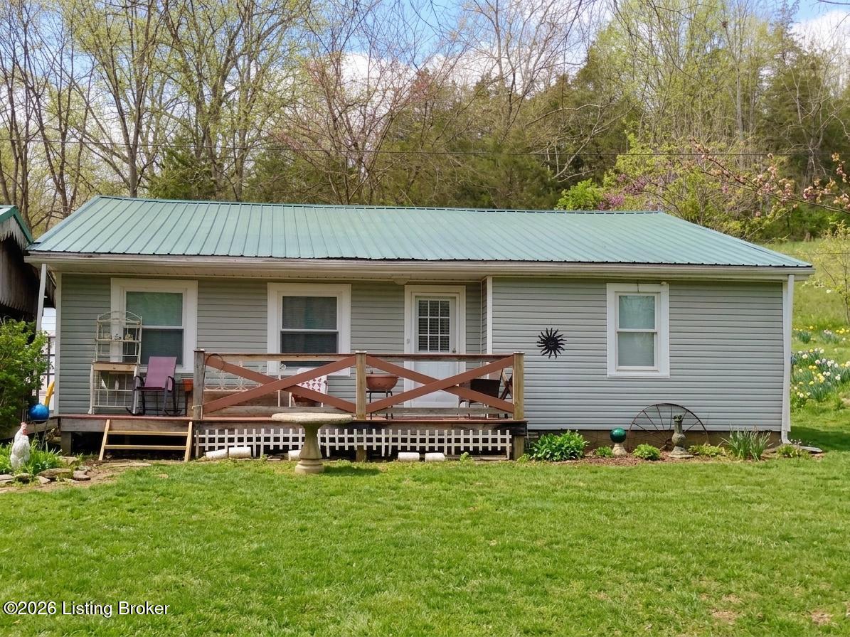 300 Dutchmans Creek Rd Property Photo 2
