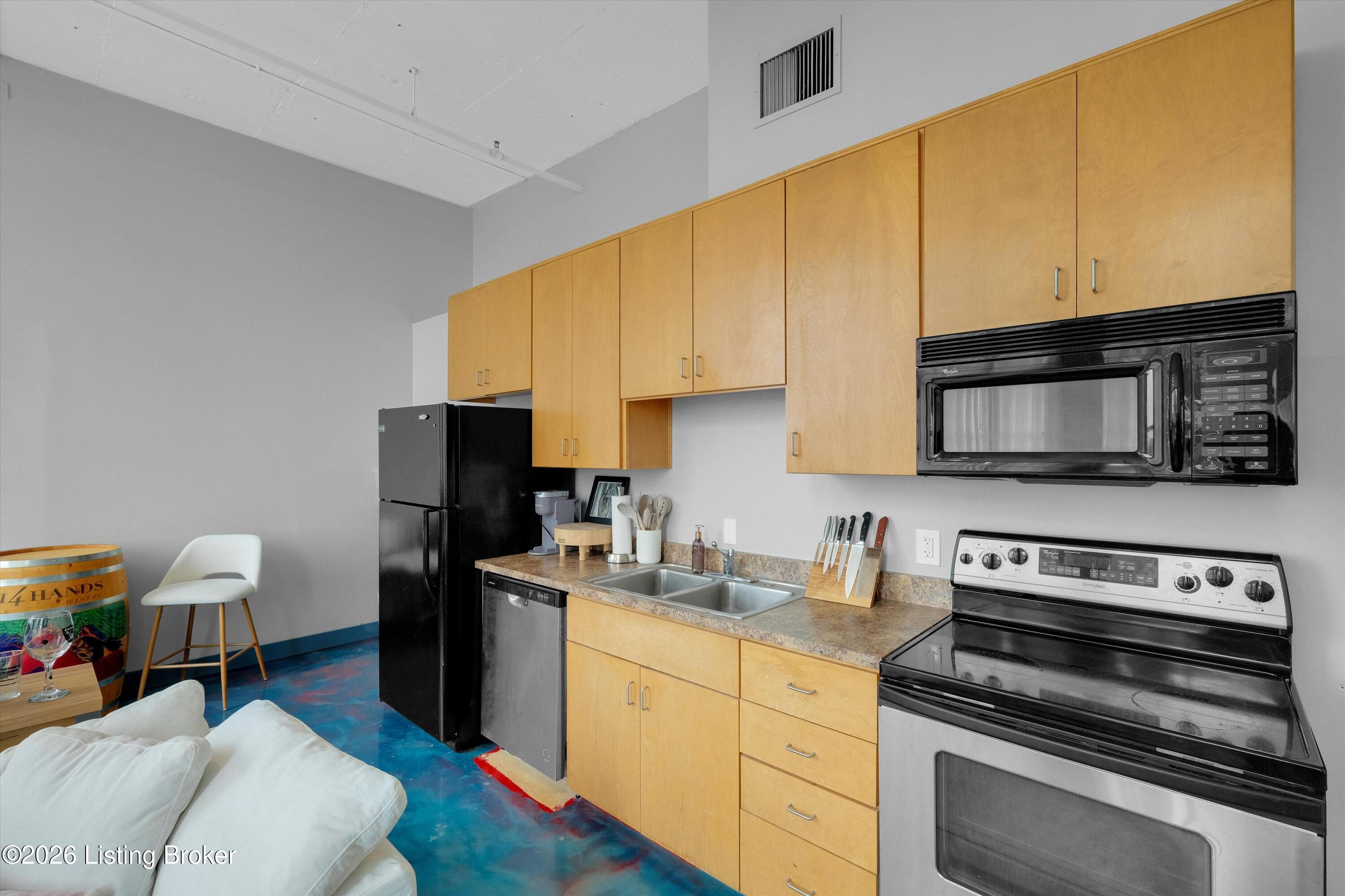 815 W Market St 707 Property Photo 7