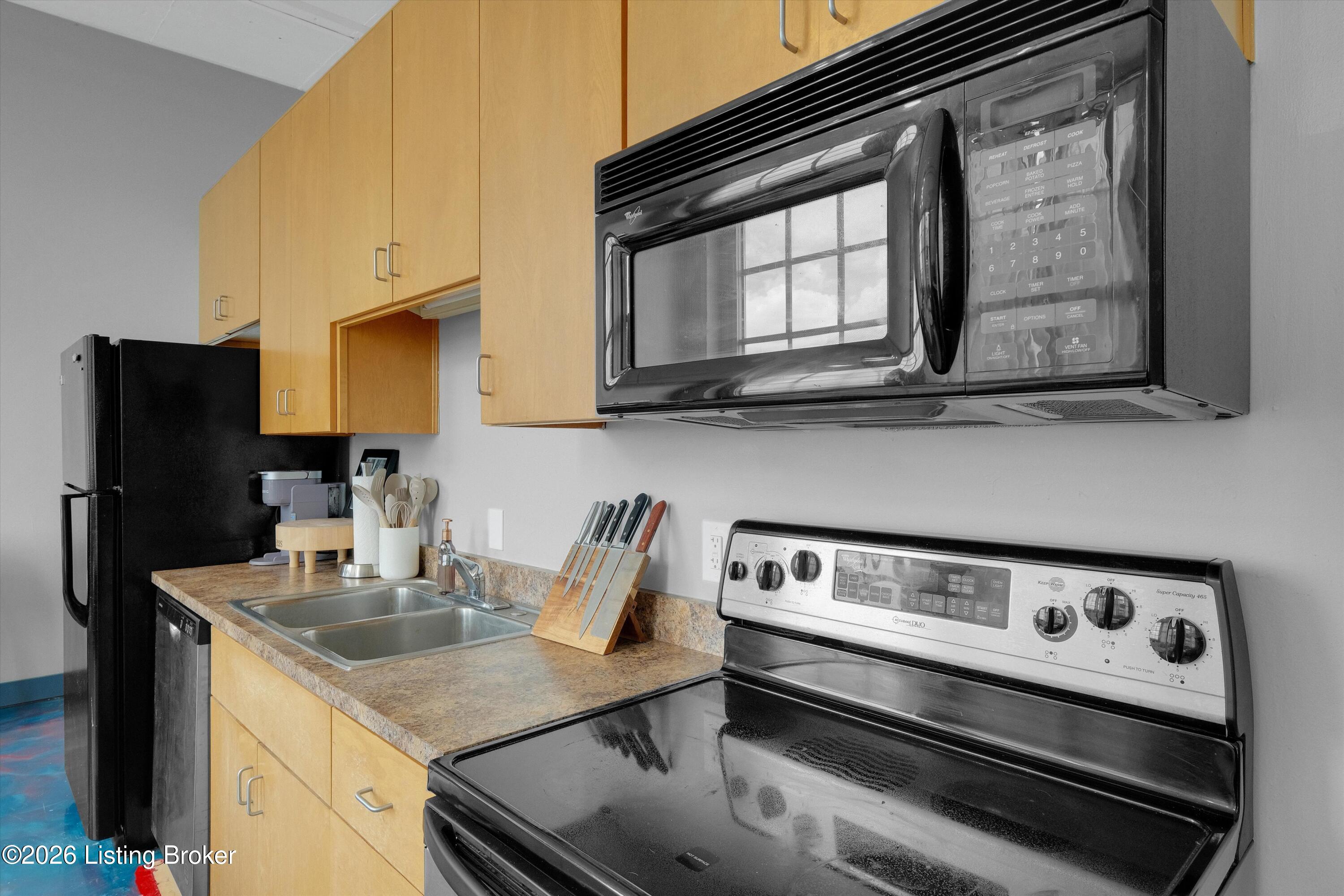 815 W Market St 707 Property Photo 10