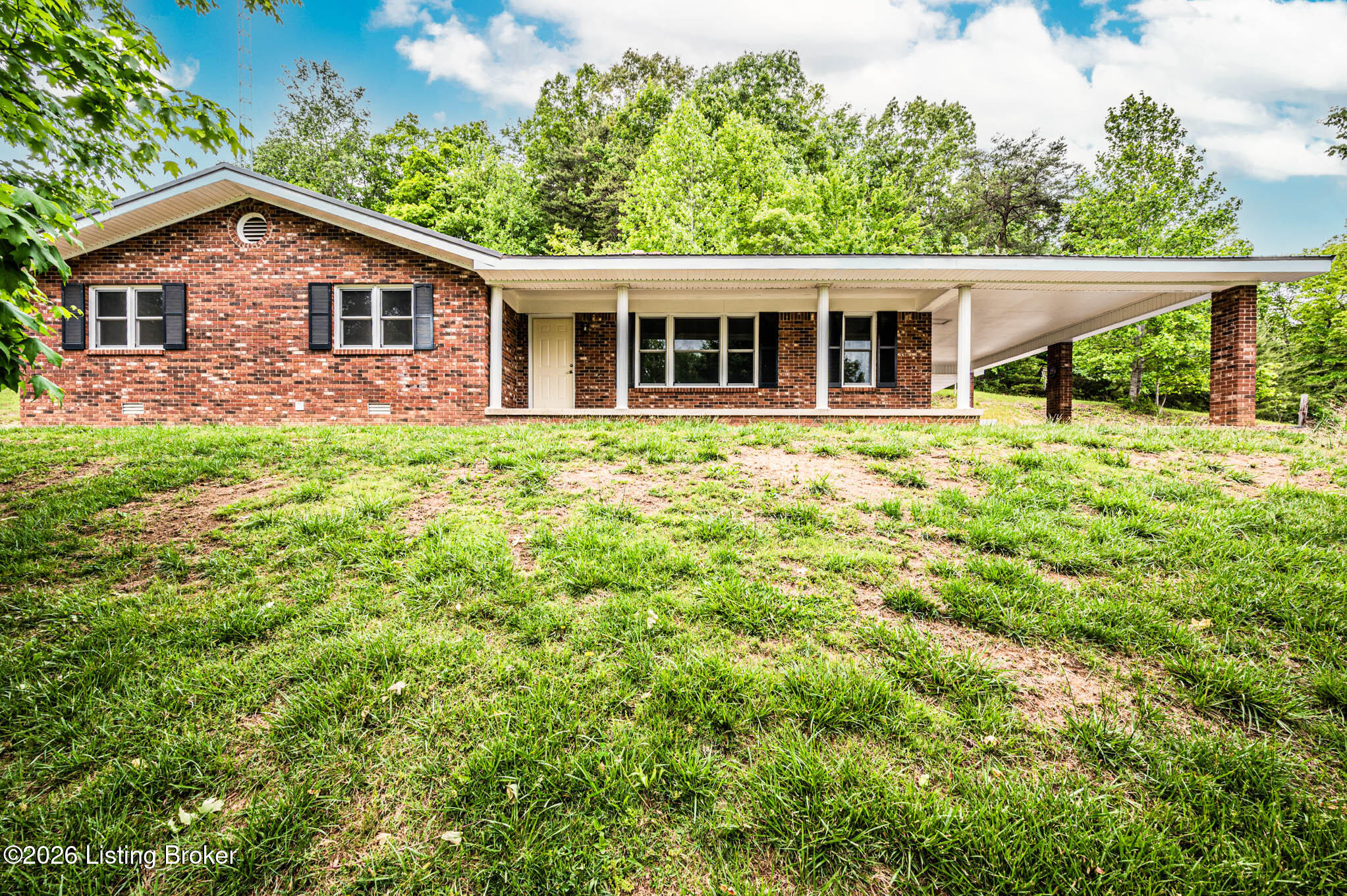 915 Brier Creek Rd Property Photo 1
