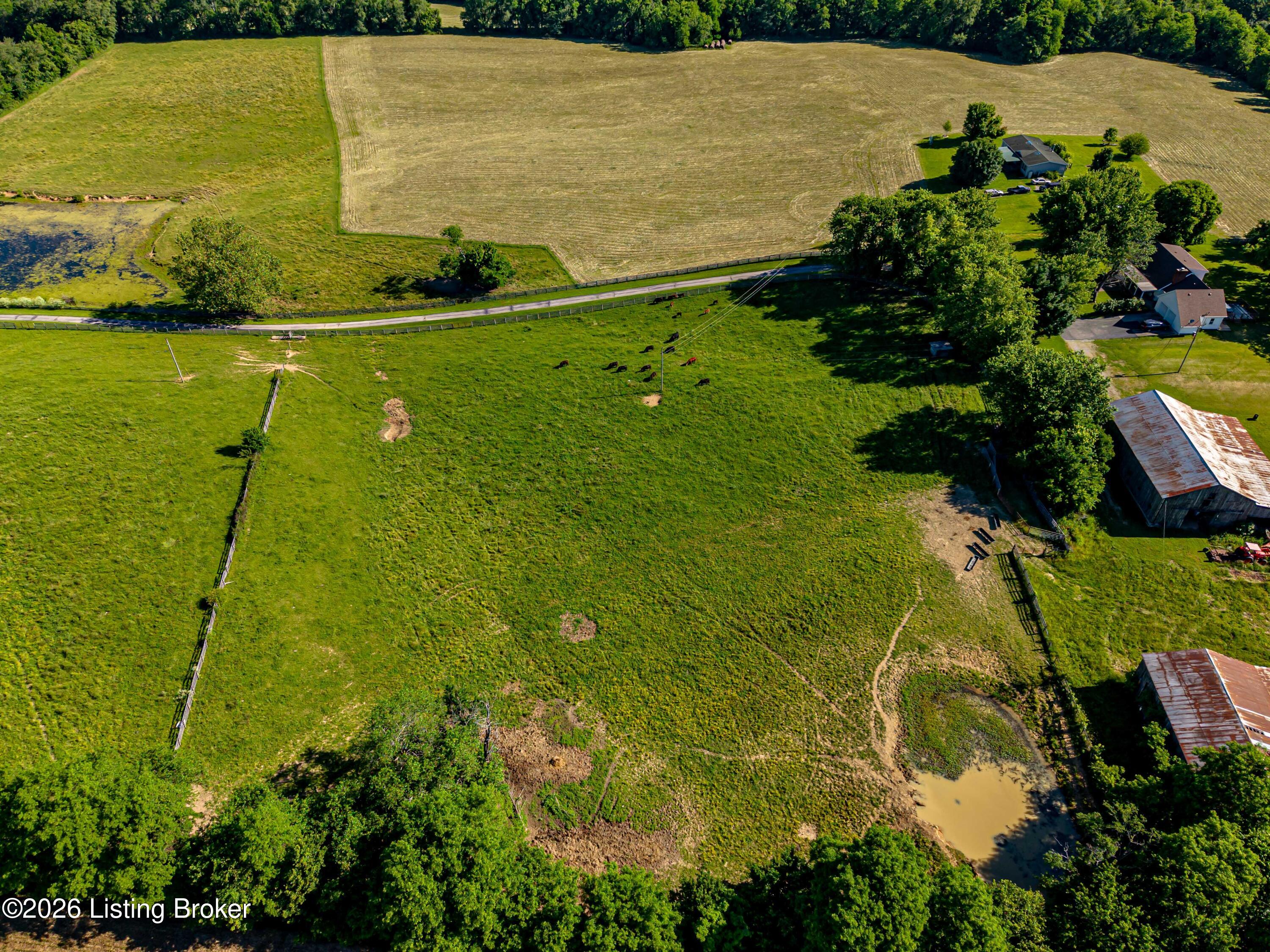 904 Waddy Rd Property Photo 17