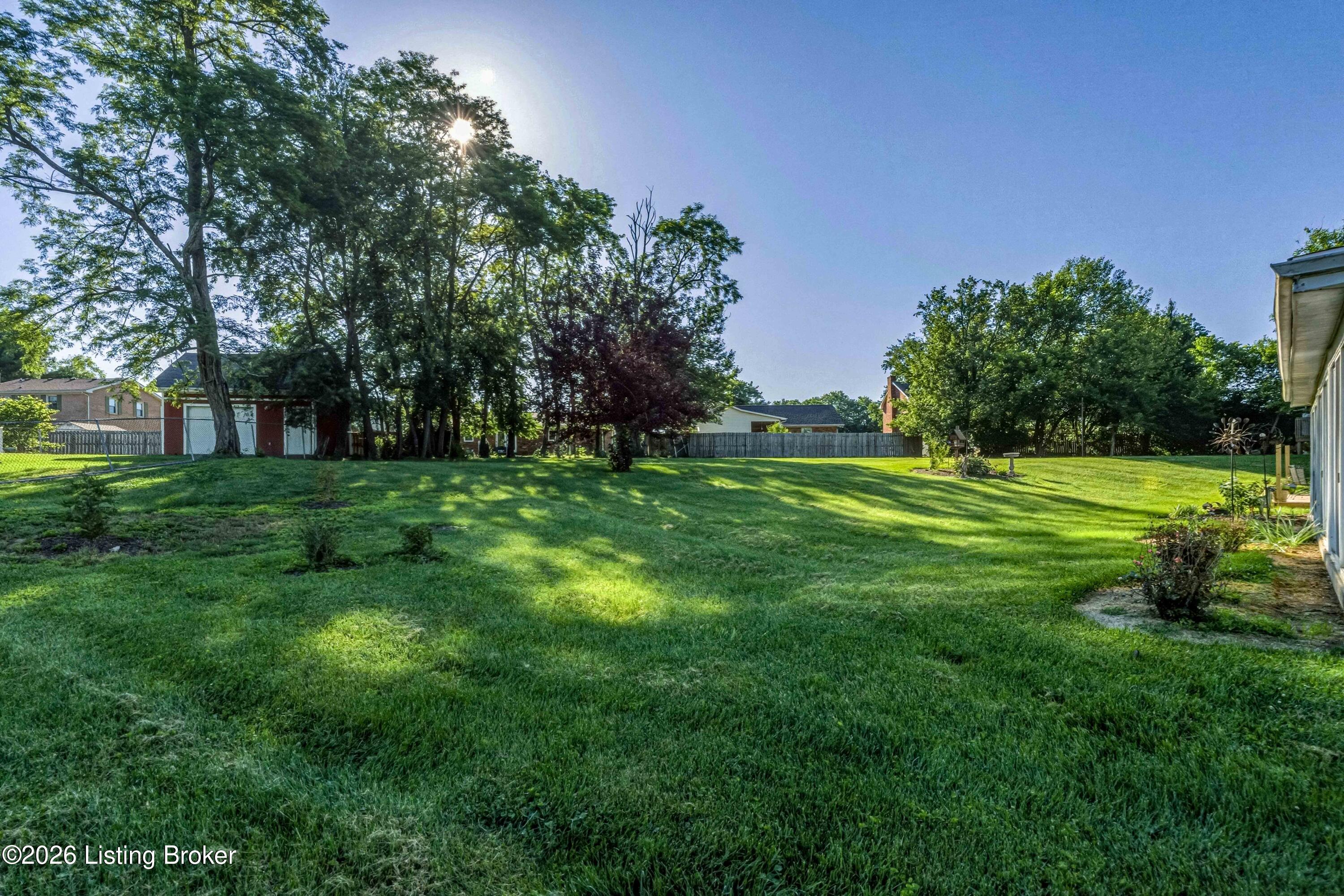 904 Waddy Rd Property Photo 22