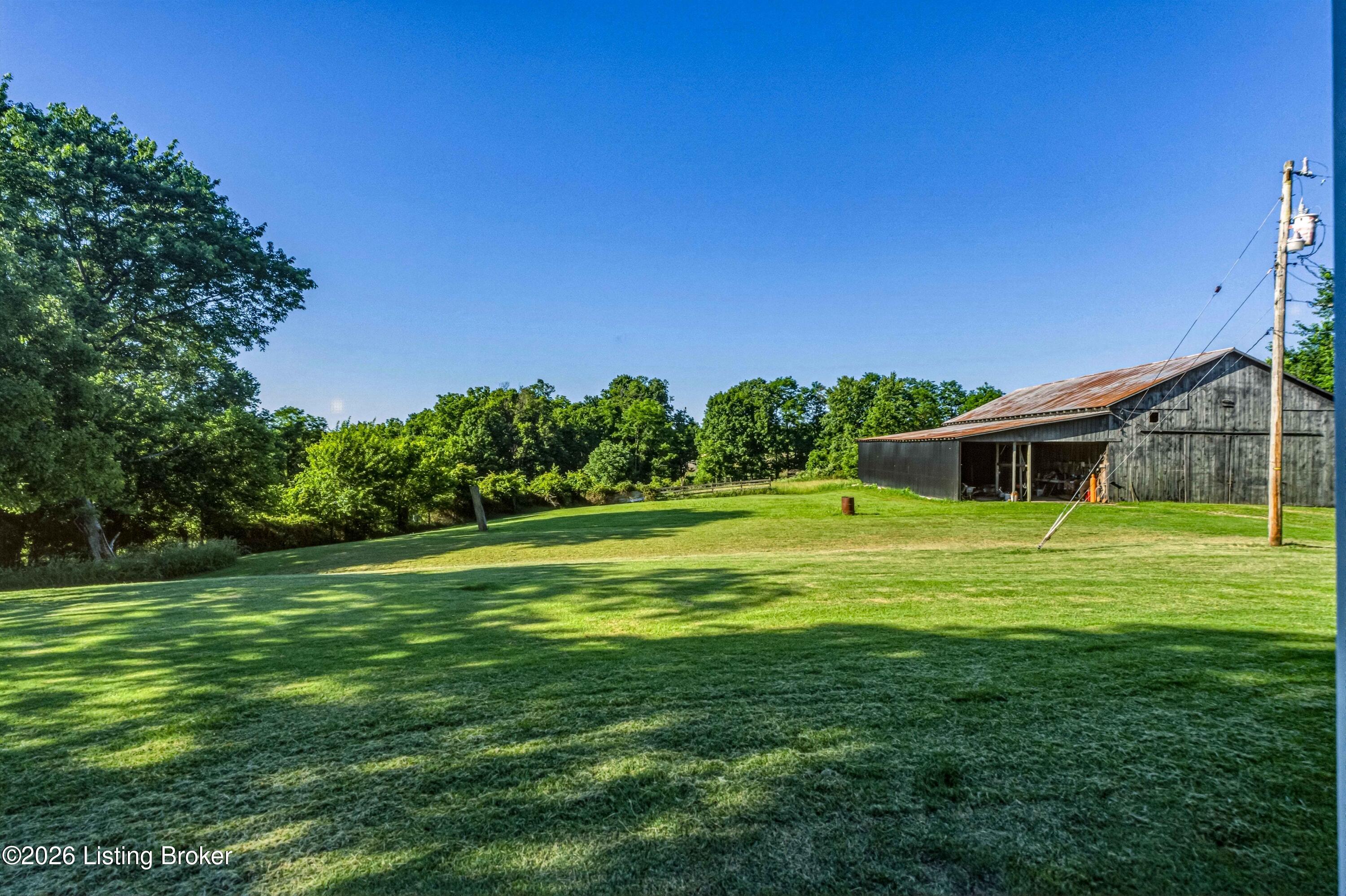 904 Waddy Rd Property Photo 32
