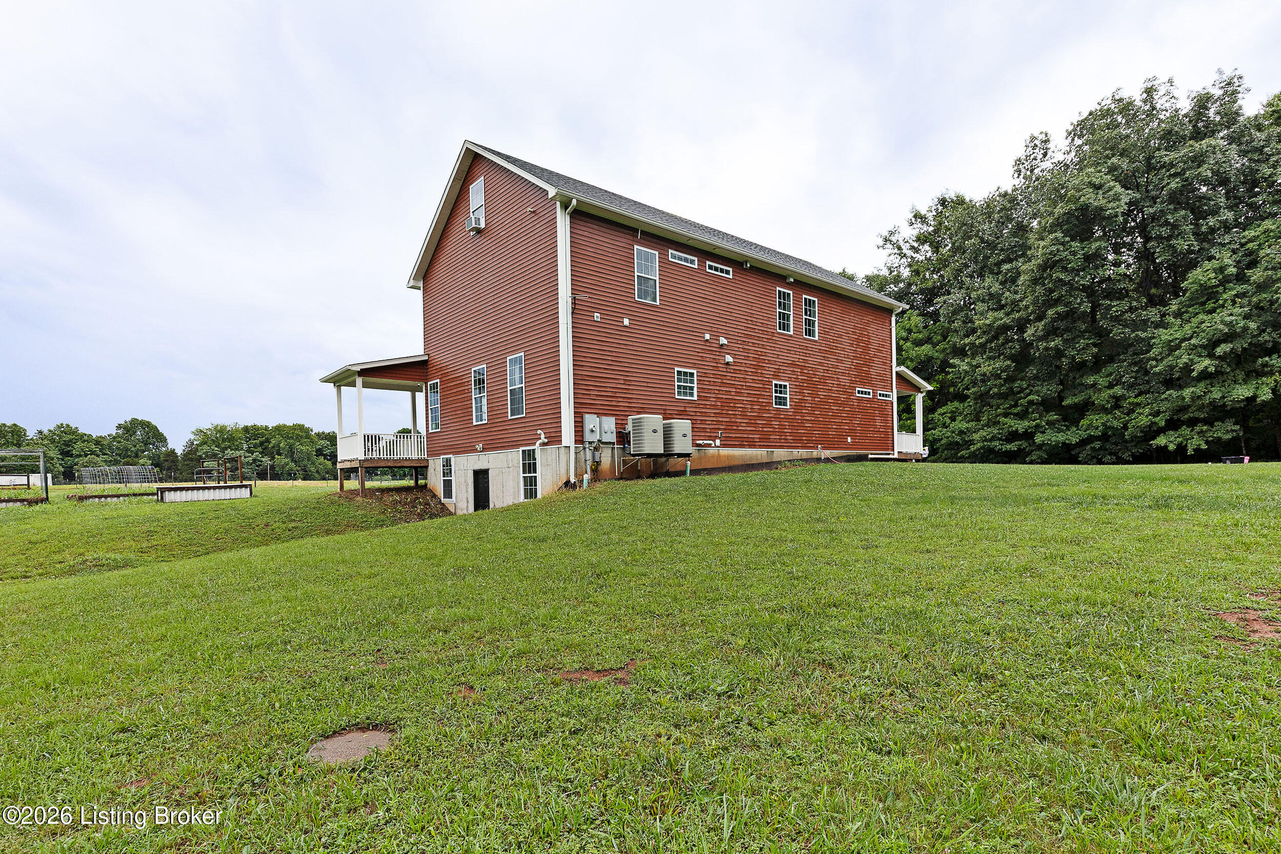 137 Lawrence Ln Property Photo 6