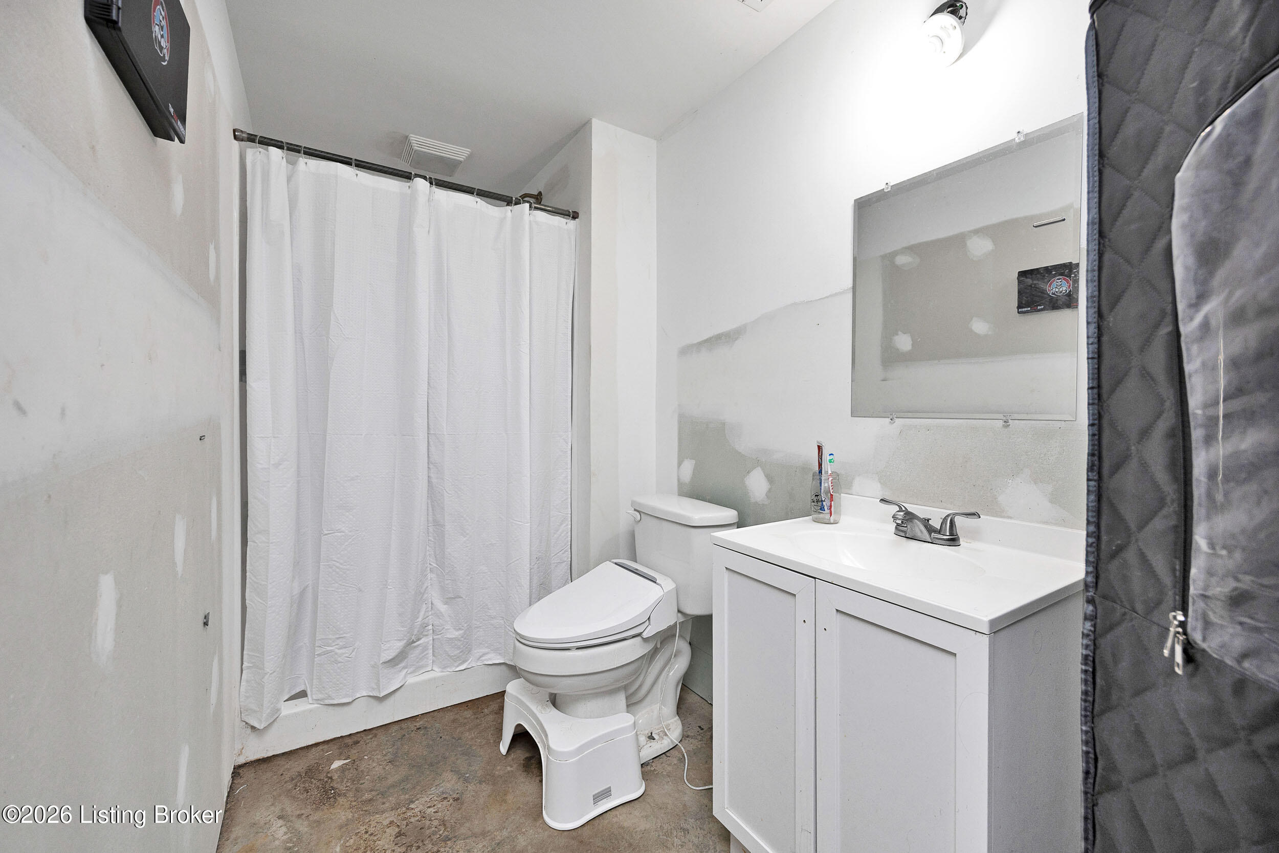137 Lawrence Ln Property Photo 63