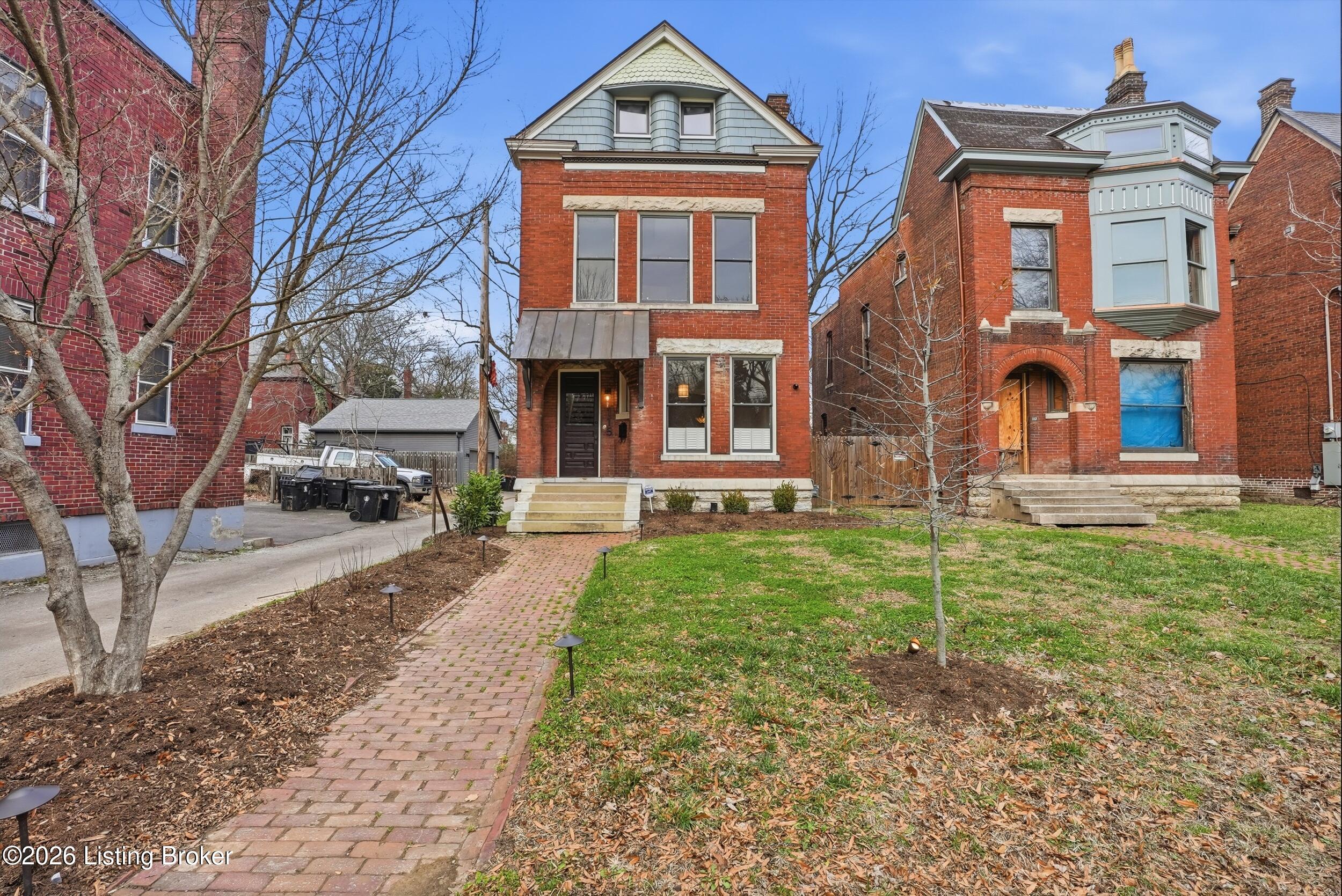 115 E Ormsby Ave Property Photo 3