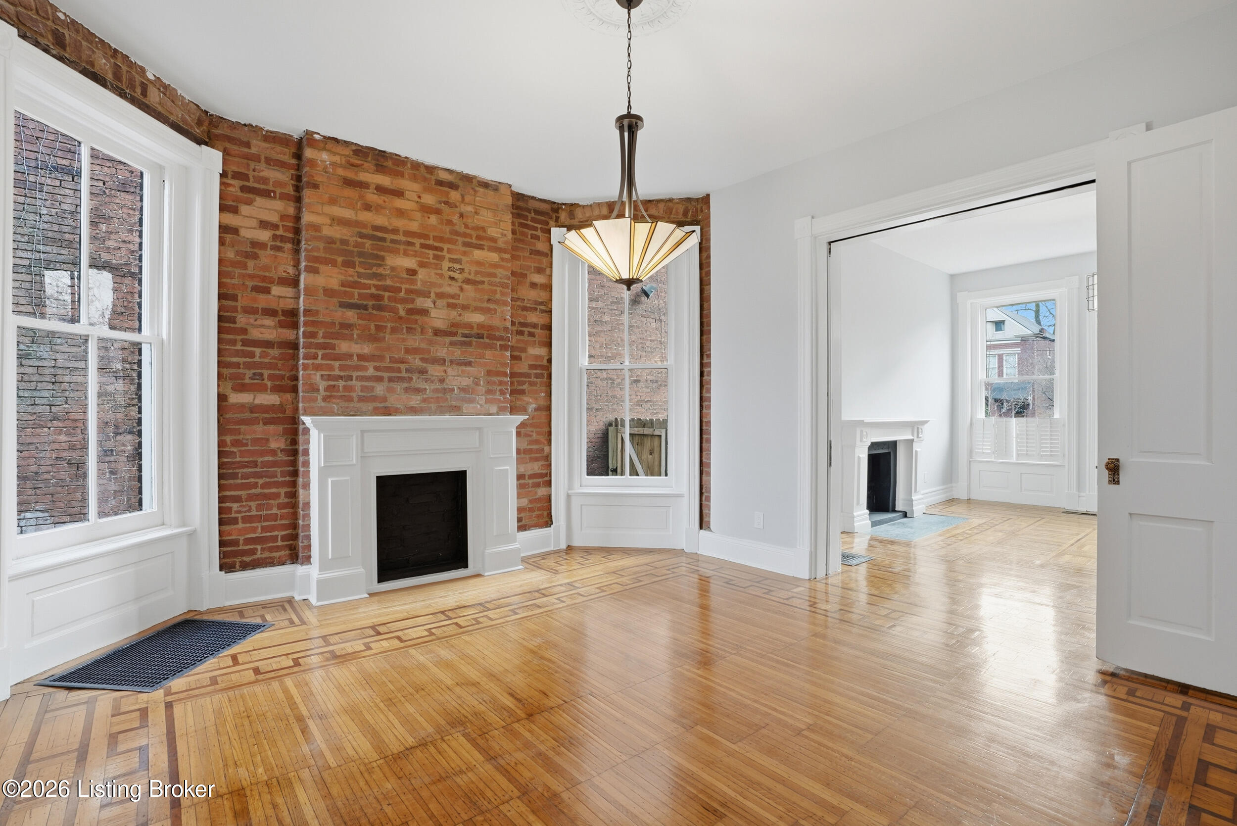 115 E Ormsby Ave Property Photo 7