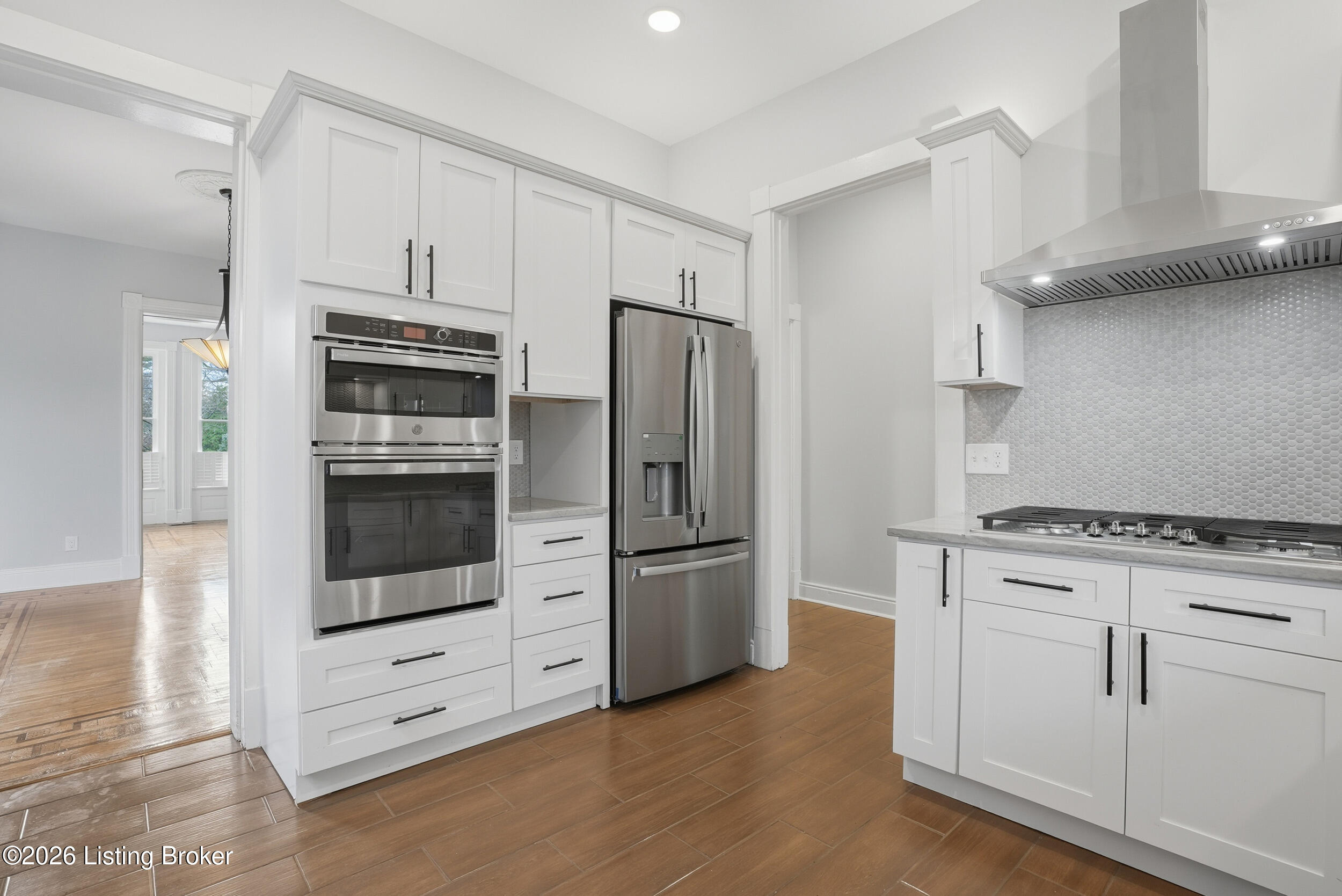 115 E Ormsby Ave Property Photo 10