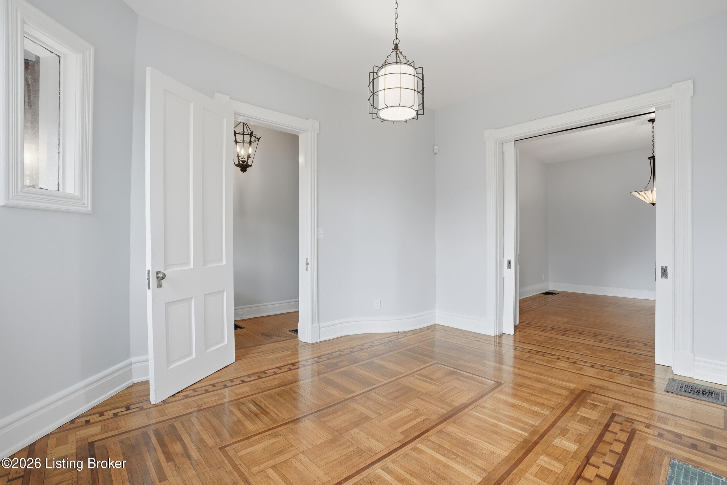 115 E Ormsby Ave Property Photo 24