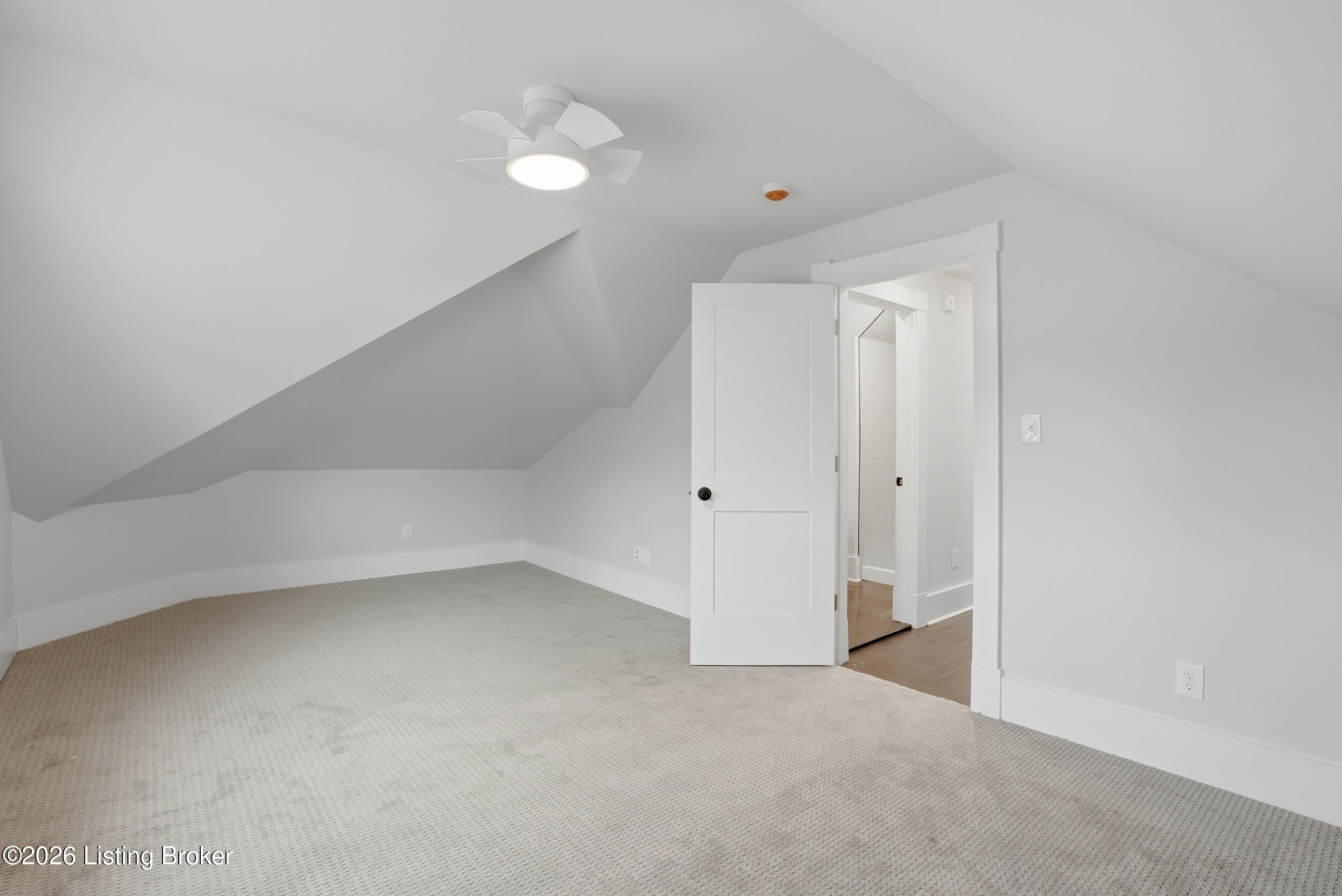 115 E Ormsby Ave Property Photo 27