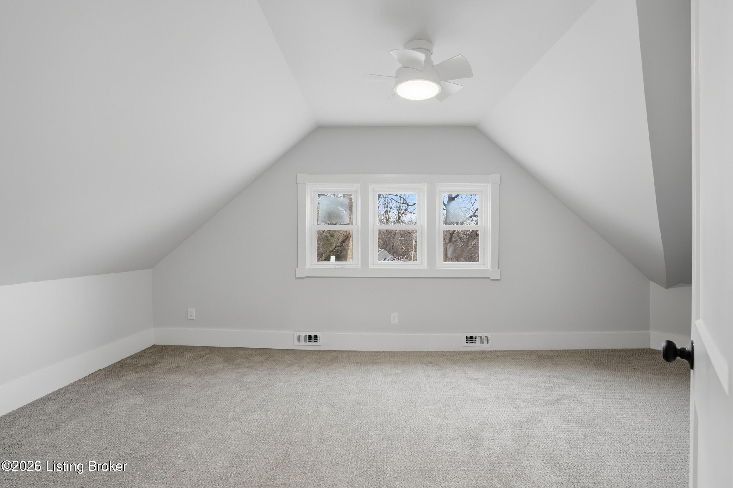 115 E Ormsby Ave Property Photo 28
