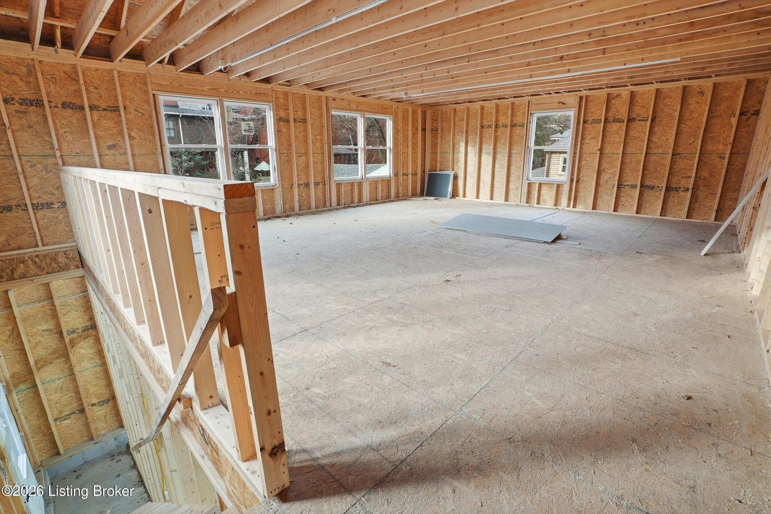 115 E Ormsby Ave Property Photo 39