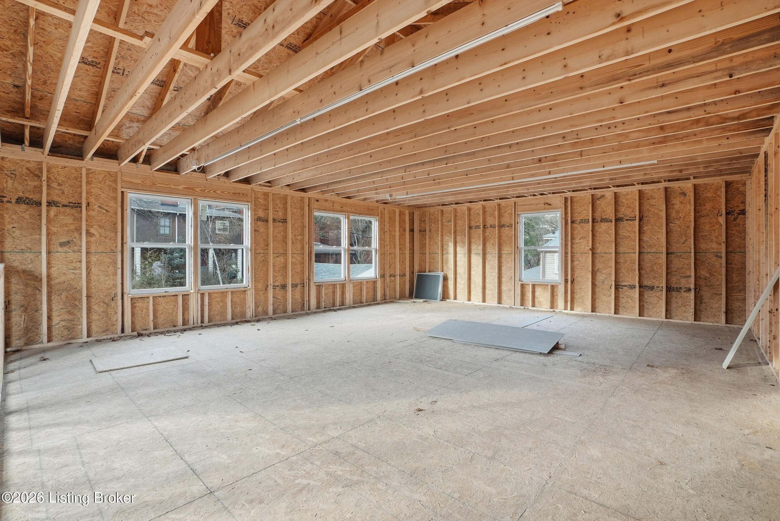 115 E Ormsby Ave Property Photo 41