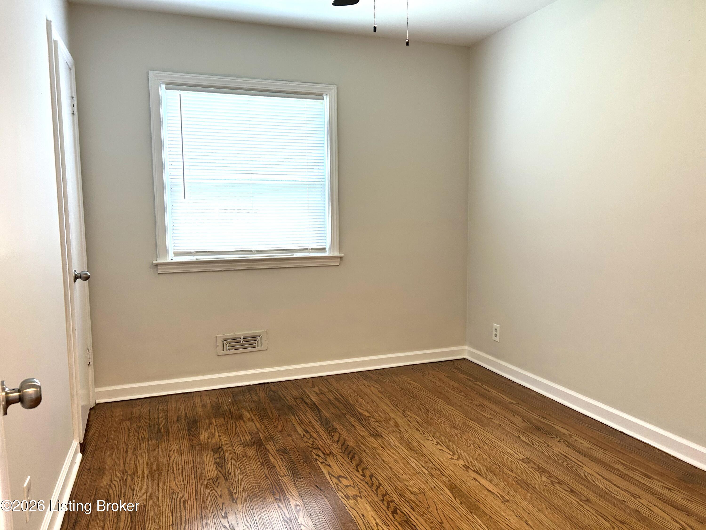 1614 Linda Way Property Photo 9