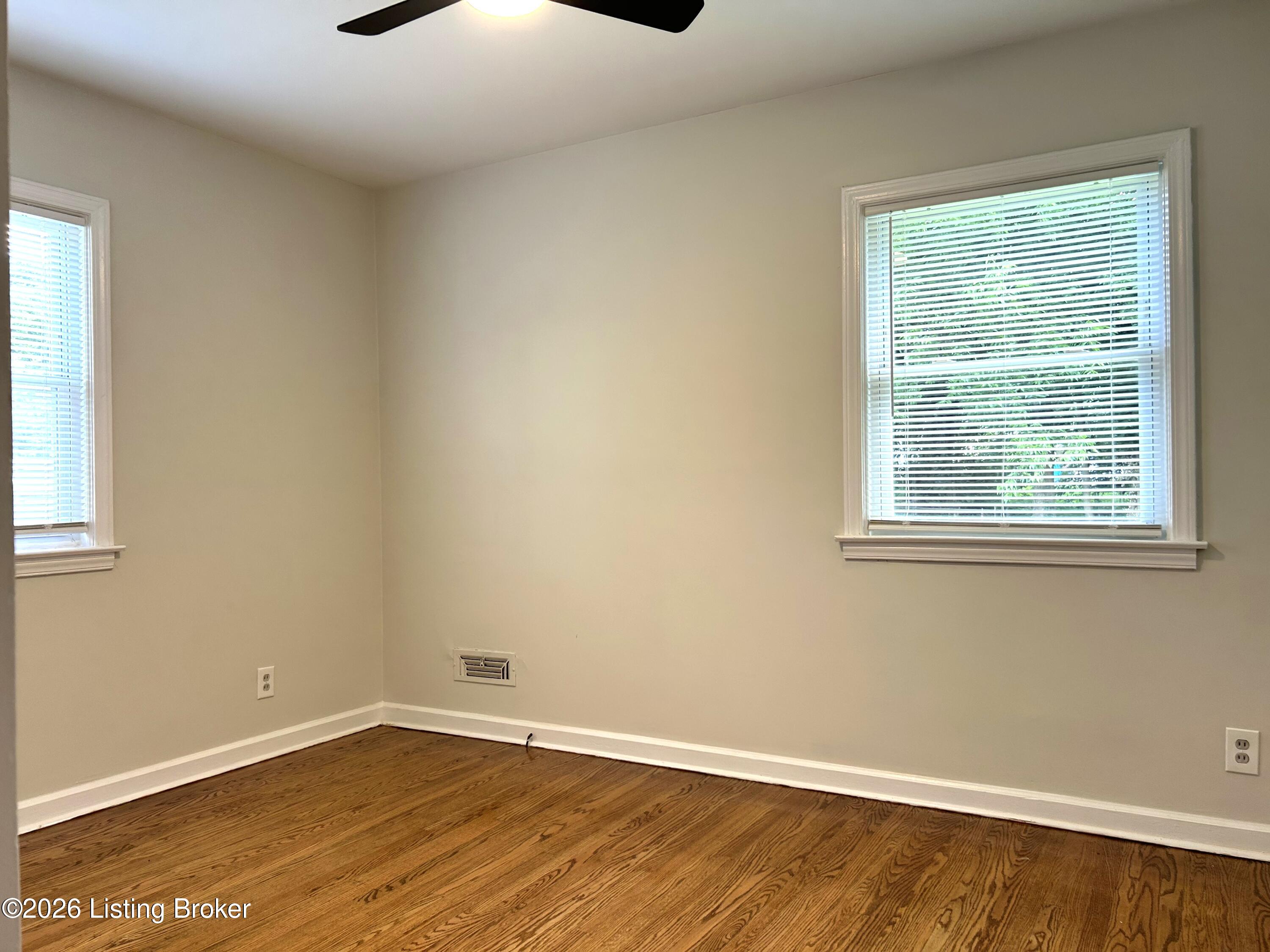 1614 Linda Way Property Photo 11