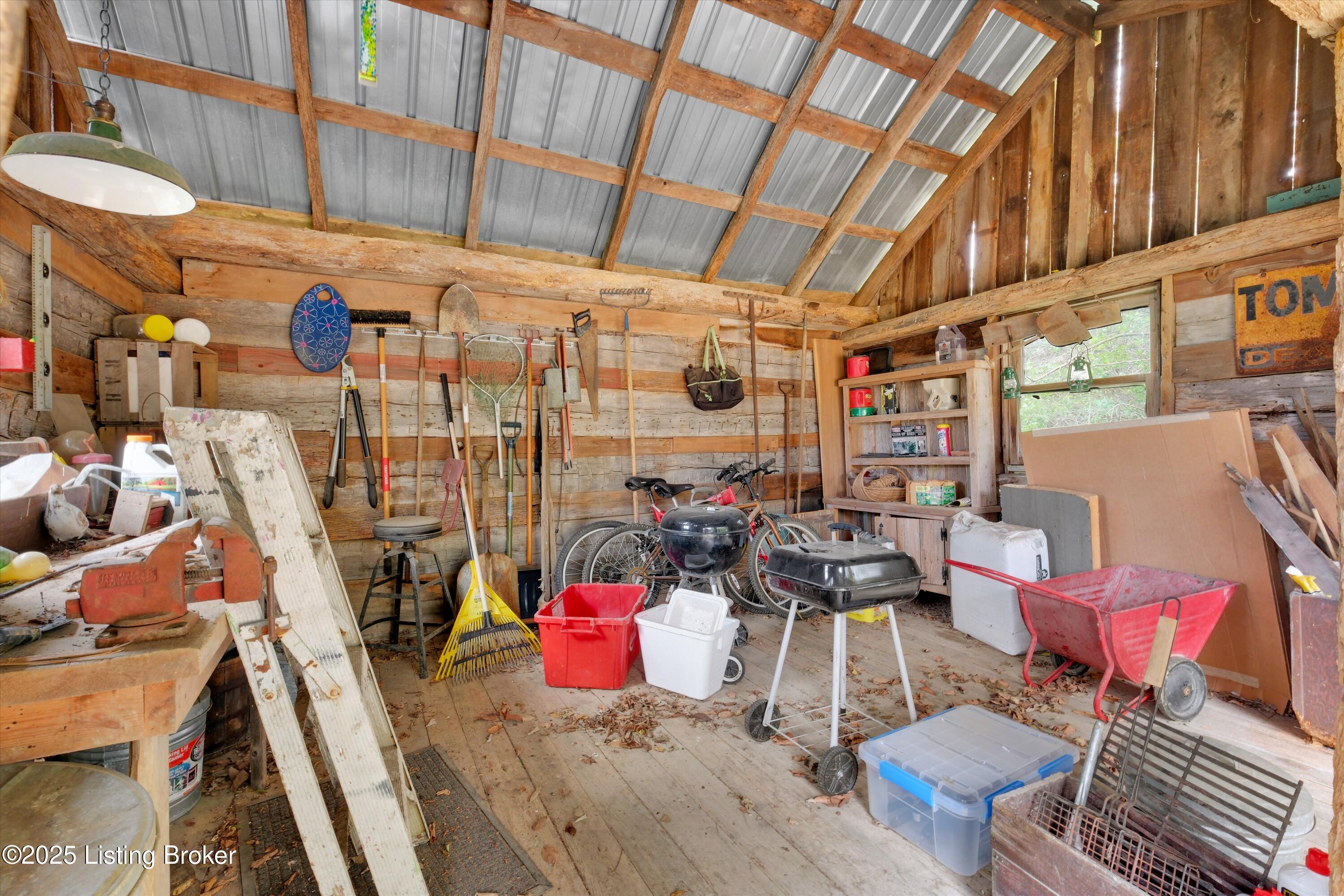 2945 N Greenbrier Rd Property Photo 48