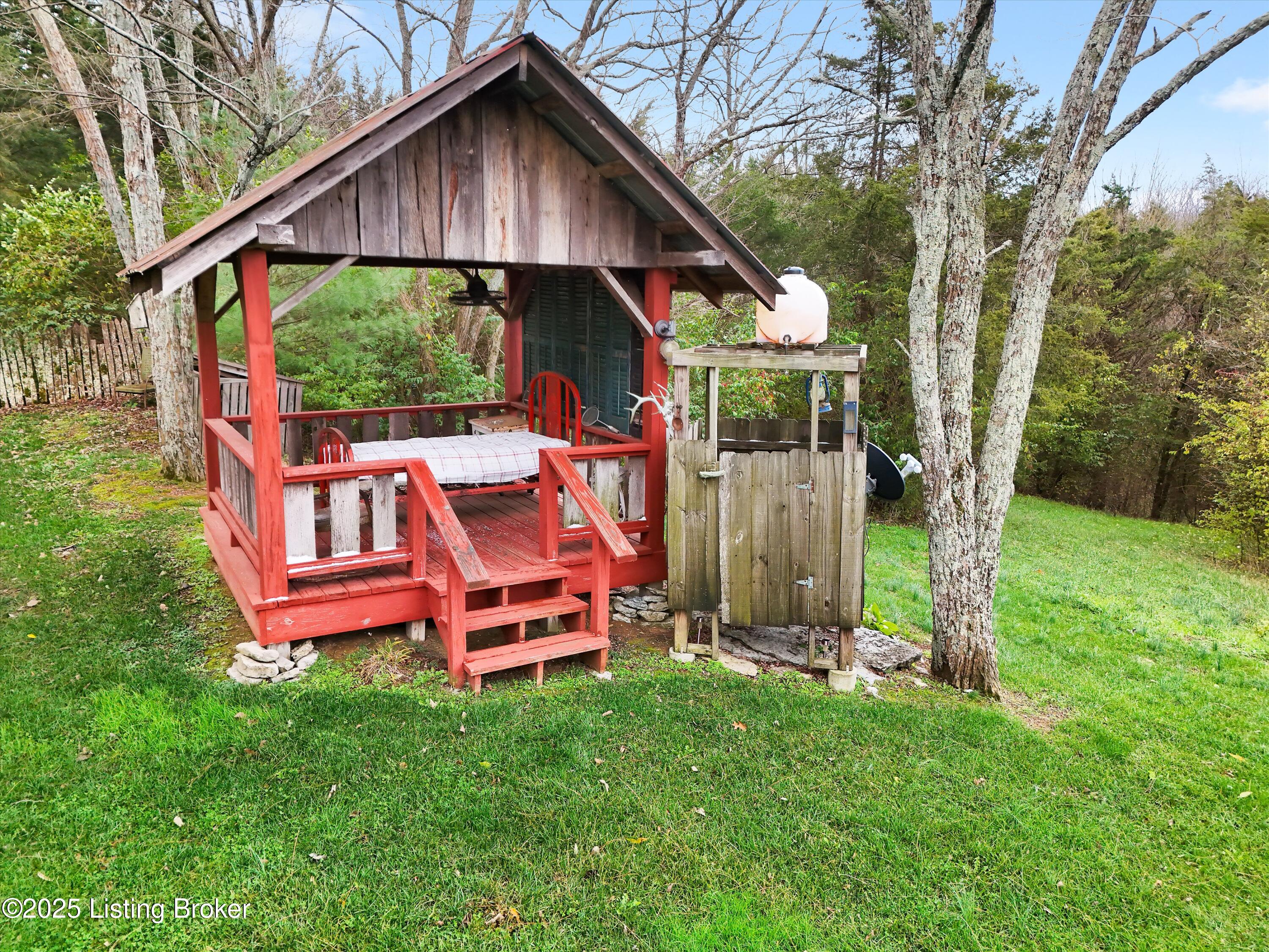 2945 N Greenbrier Rd Property Photo 78
