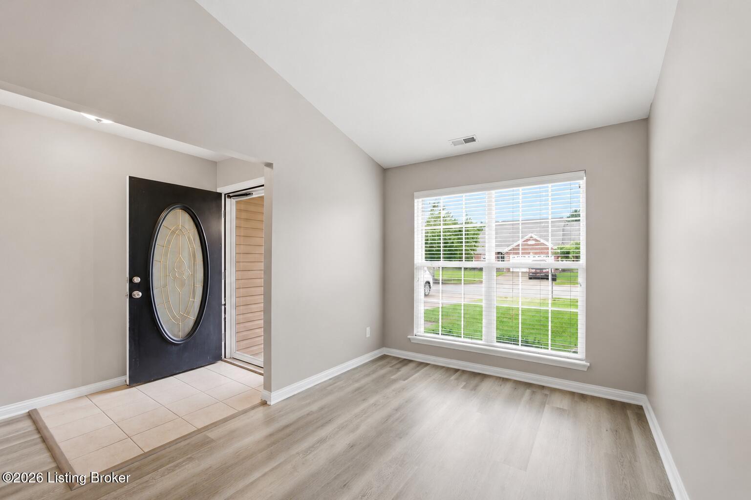8903 Stara Way Property Photo 4