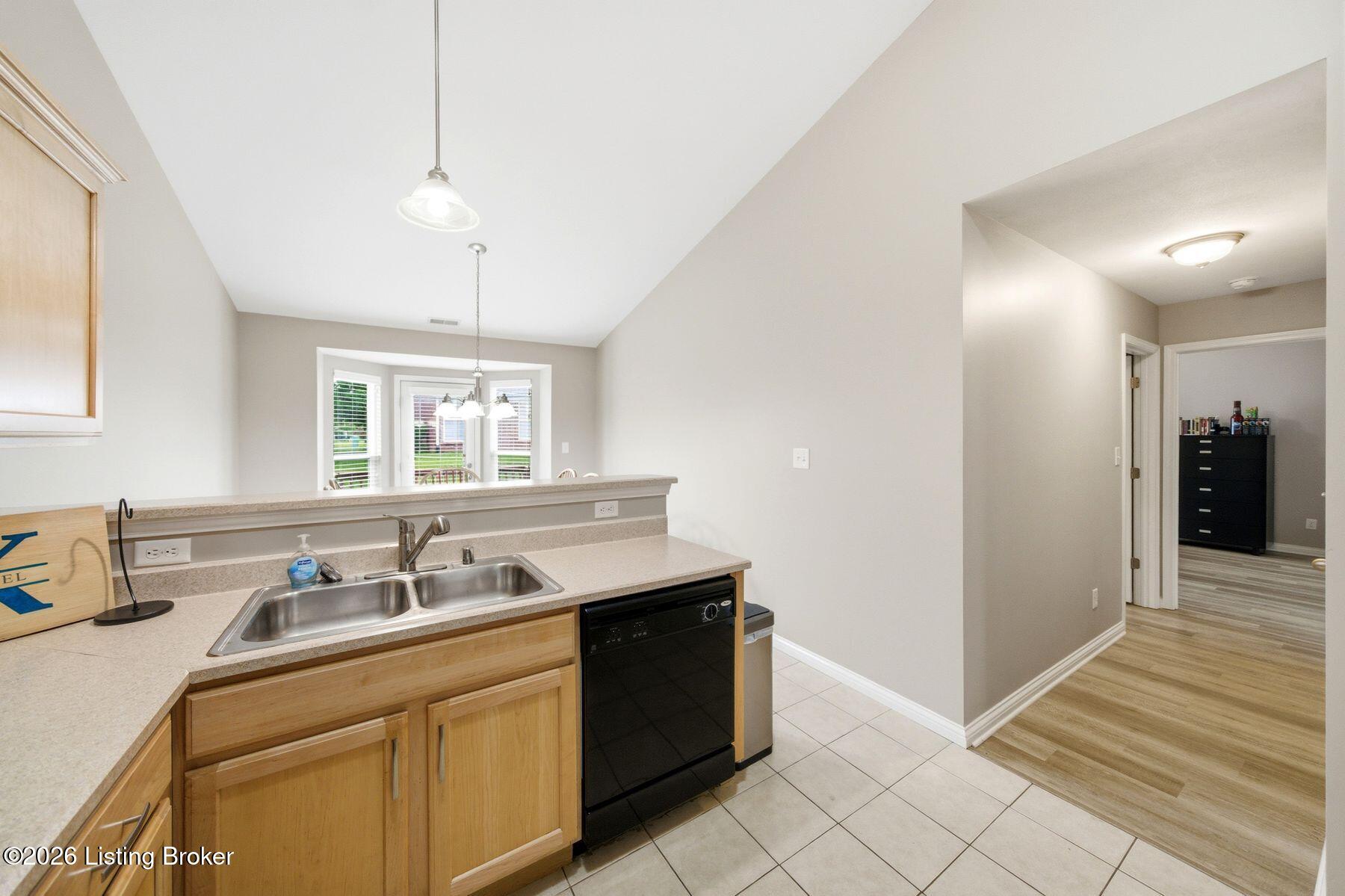 8903 Stara Way Property Photo 11