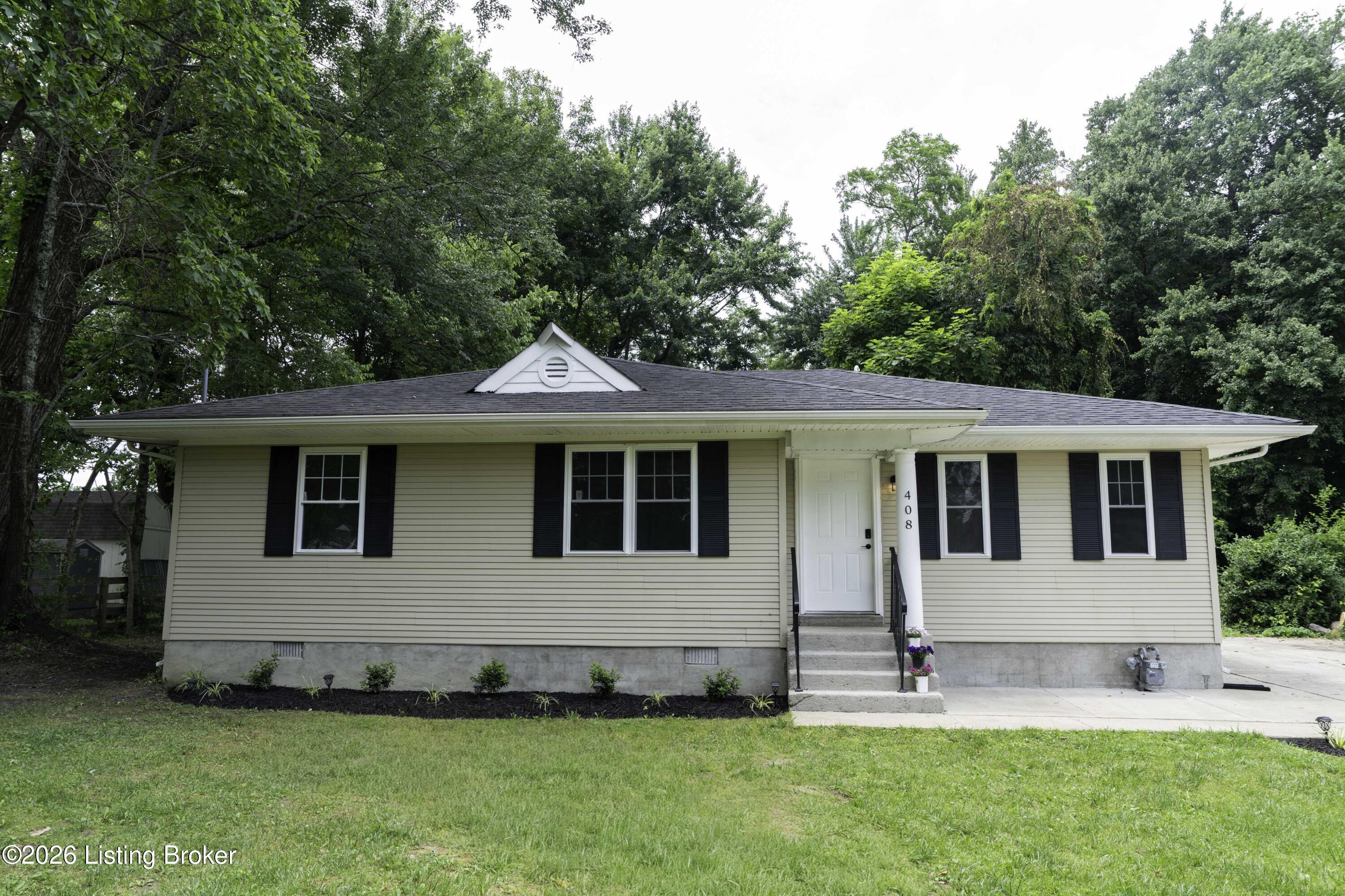 408 Evergreen Rd Property Photo 2