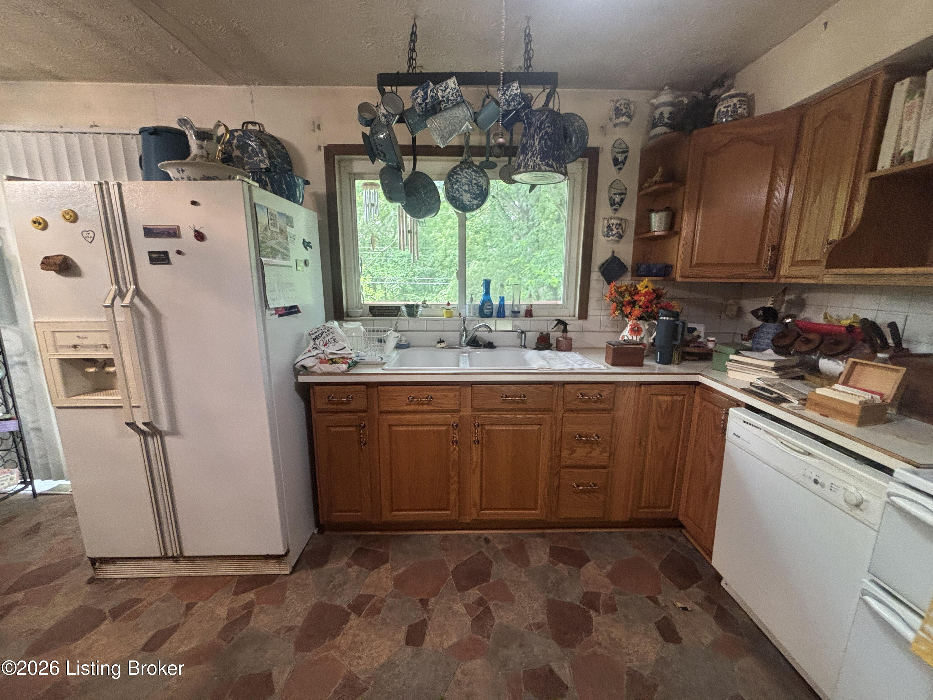 3444 Misty Creek Dr Property Photo 5