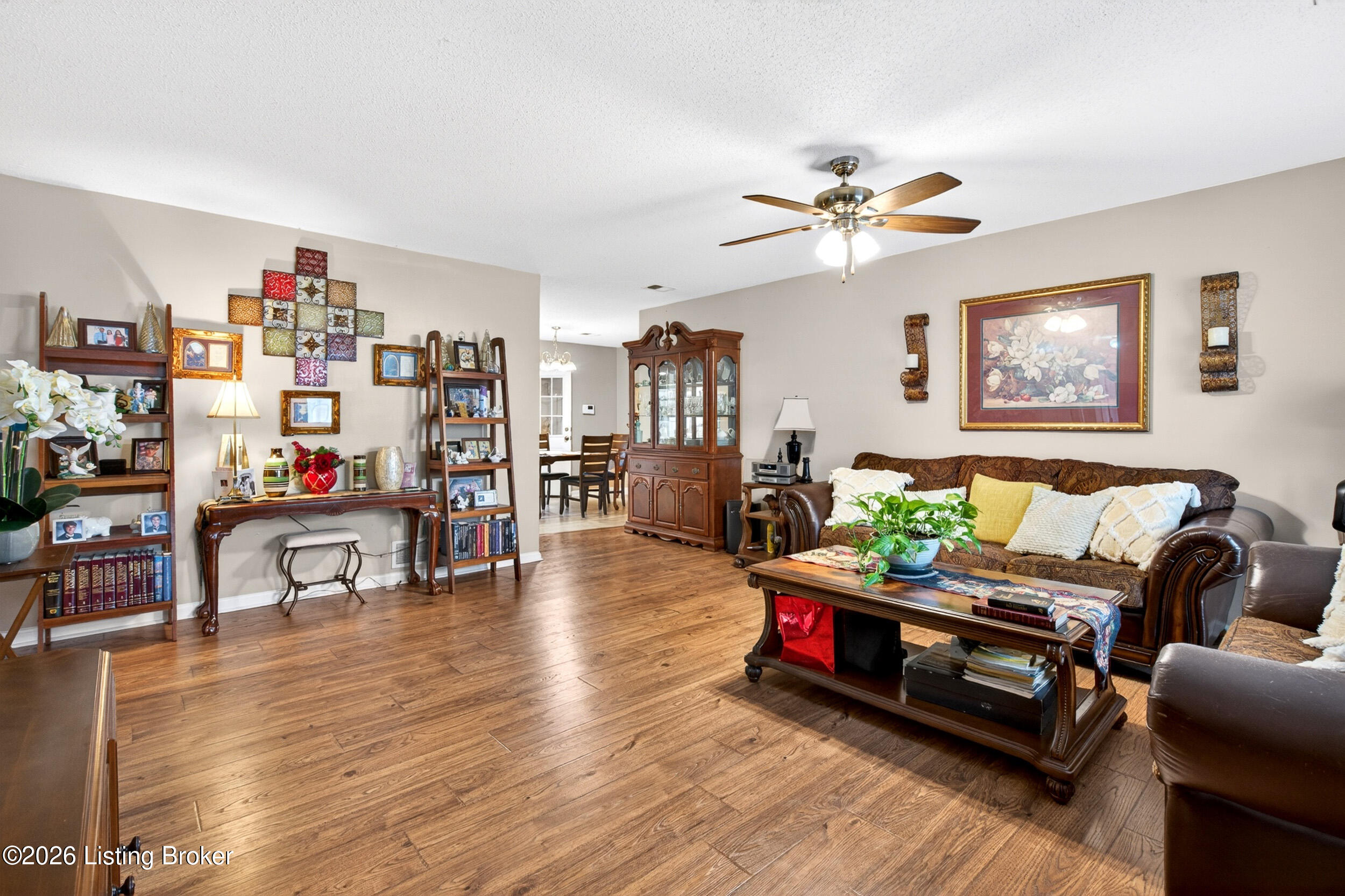 1305 Williamsburg Dr Property Photo 5