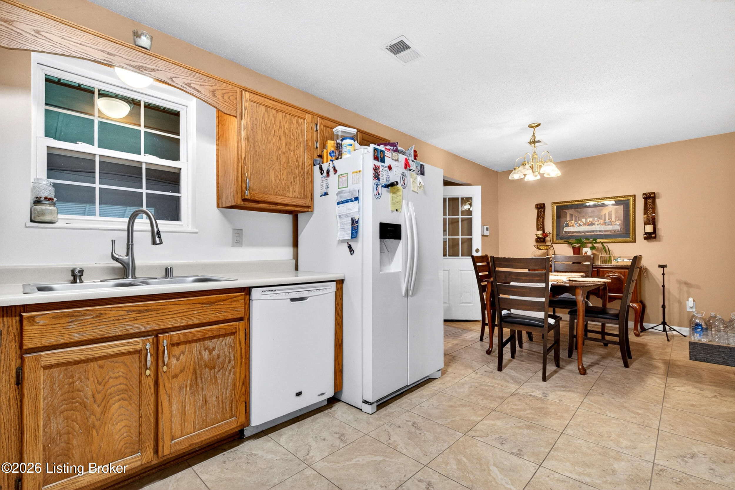 1305 Williamsburg Dr Property Photo 12