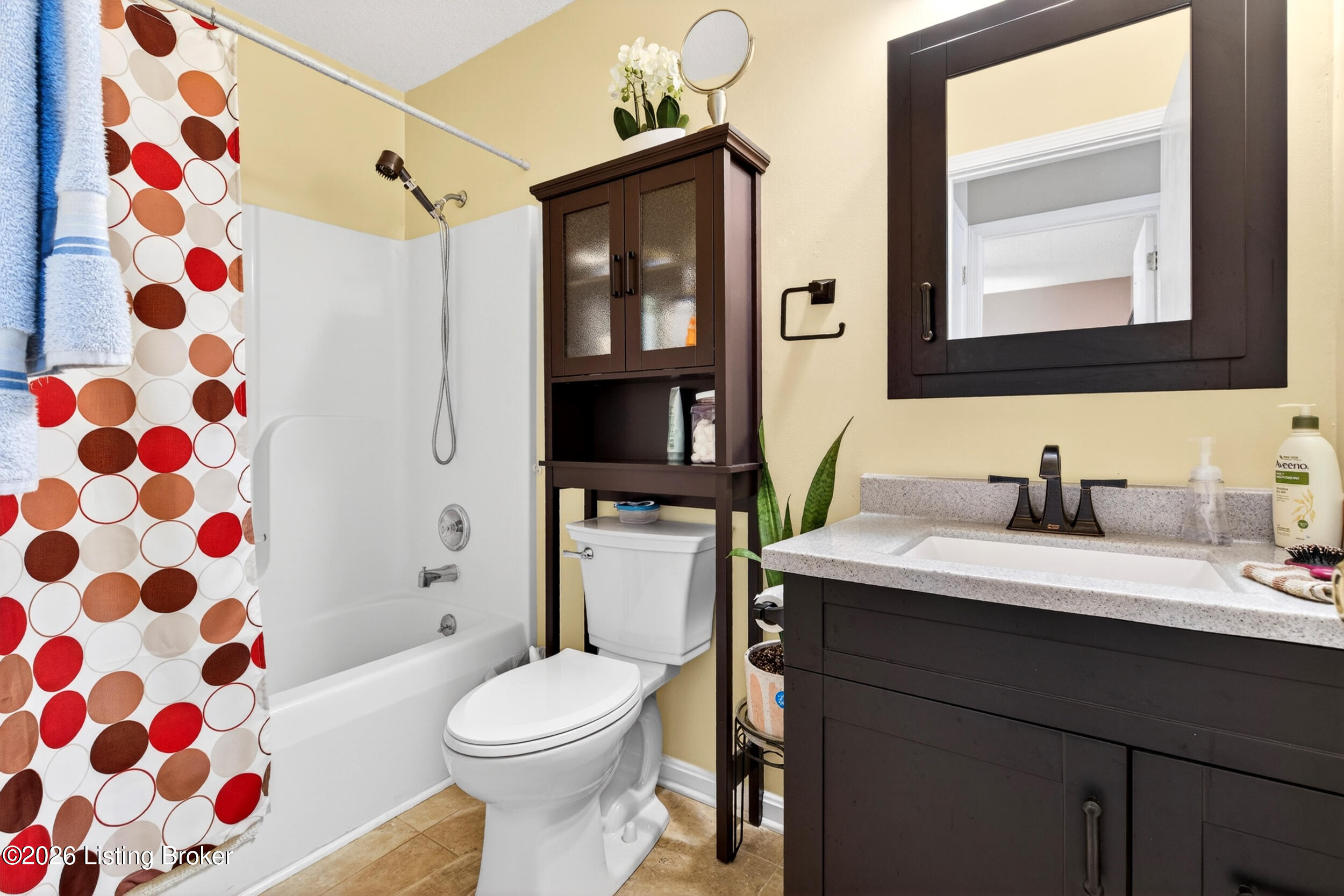 1305 Williamsburg Dr Property Photo 16
