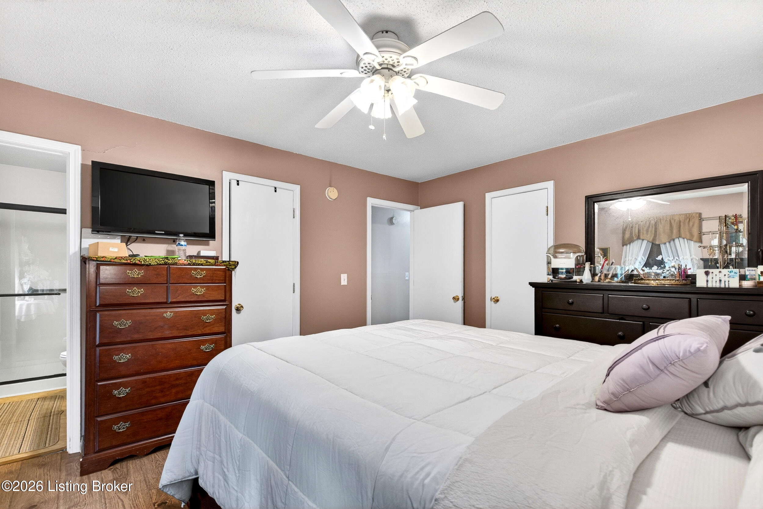 1305 Williamsburg Dr Property Photo 18