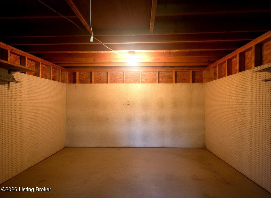 205 W Chestnut St Property Photo 24