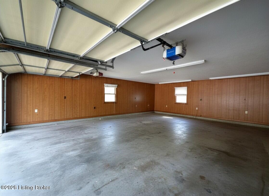 205 W Chestnut St Property Photo 25