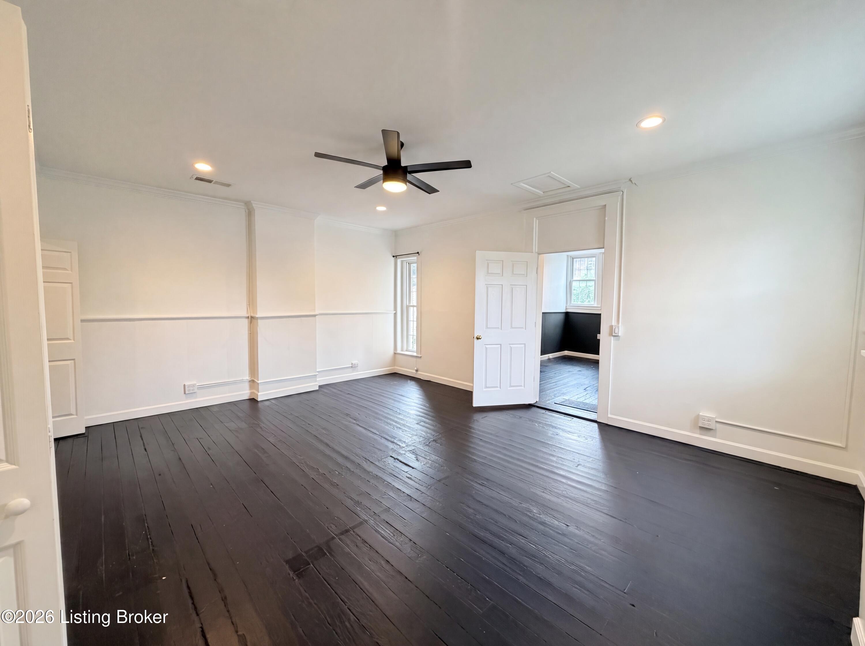 1011 Rogers St Property Photo 4