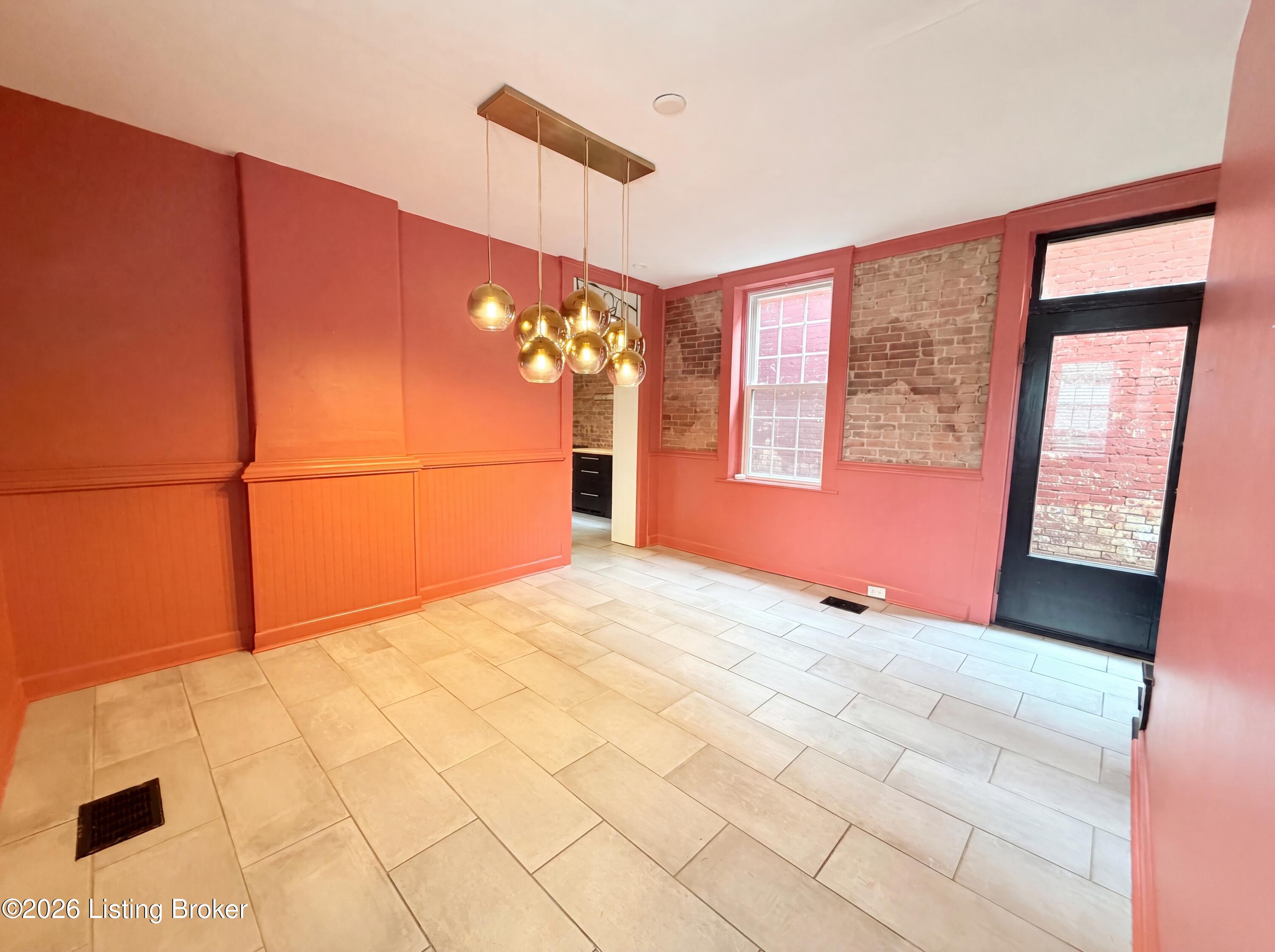 1011 Rogers St Property Photo 10