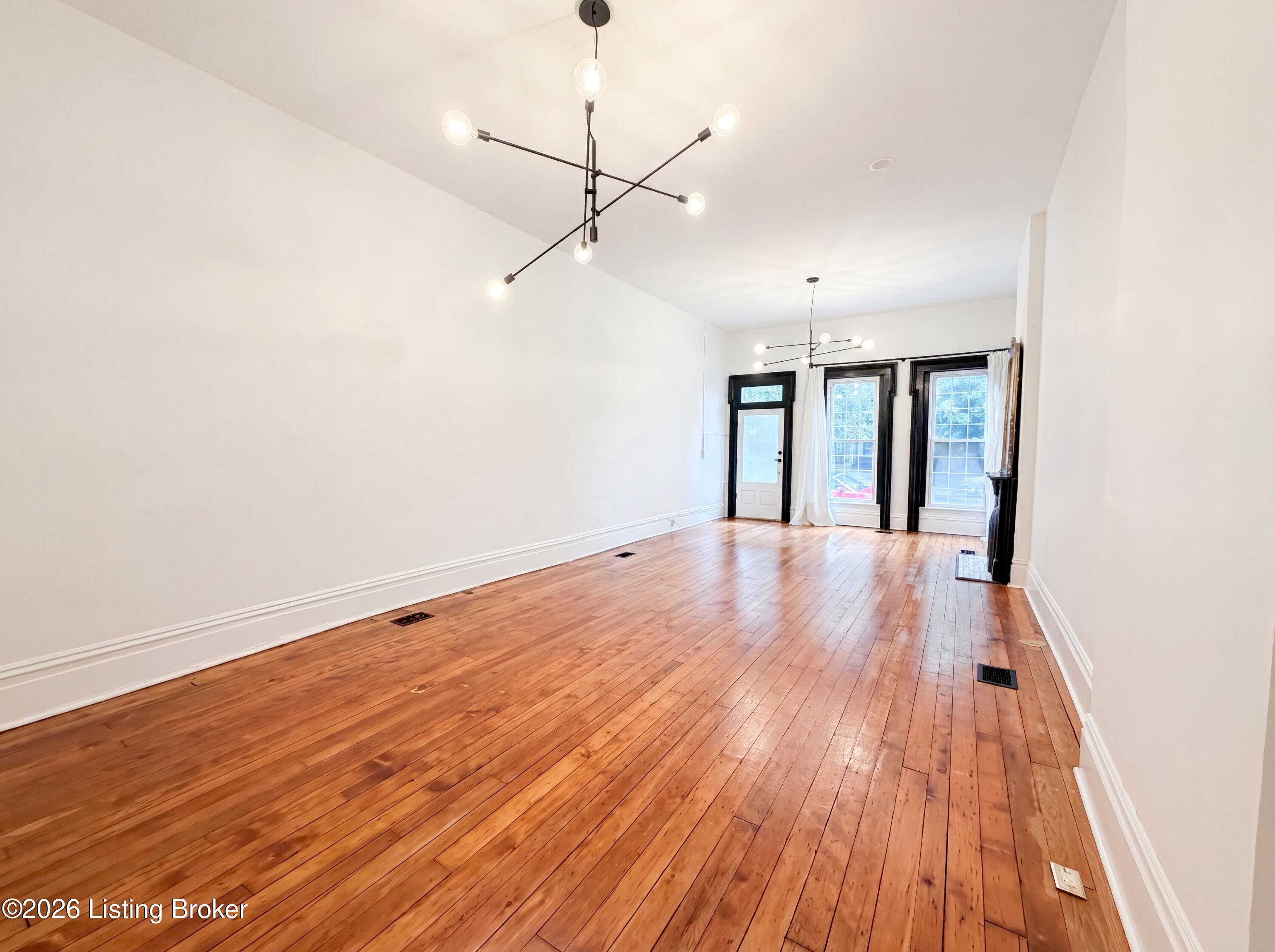 1011 Rogers St Property Photo 12