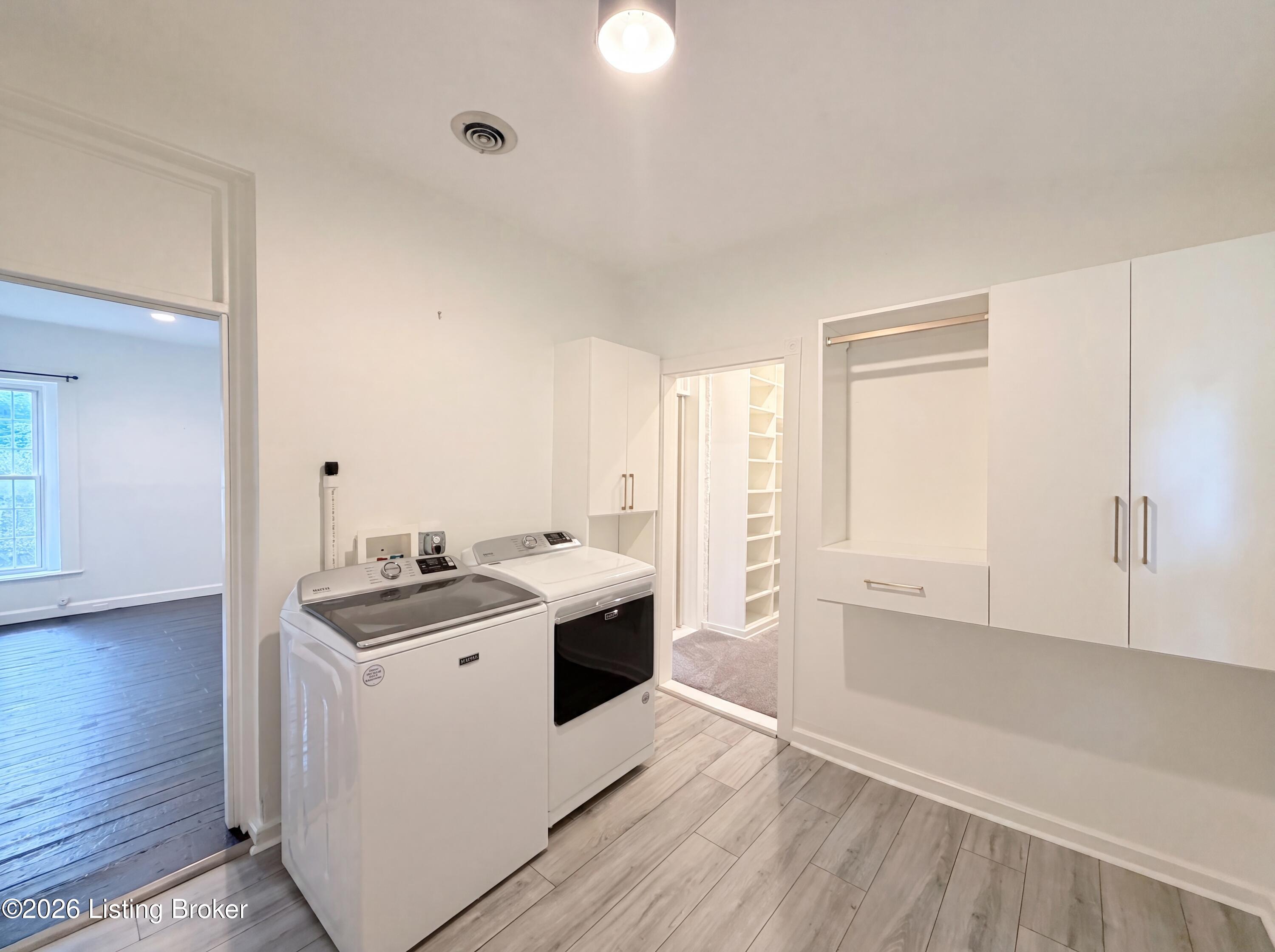1011 Rogers St Property Photo 23